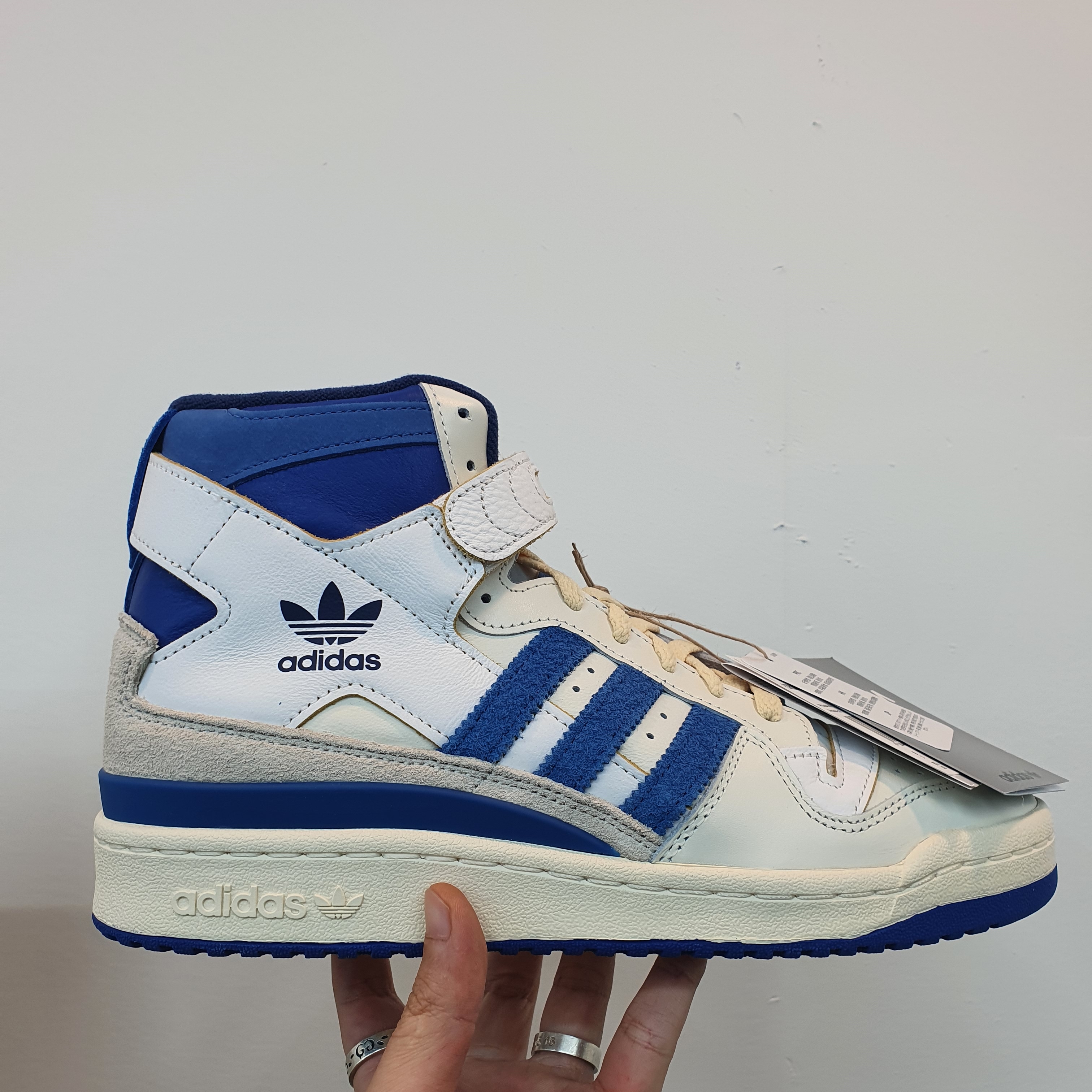 Adidas OG Forum 84 High Blue Thread 착용 스타일