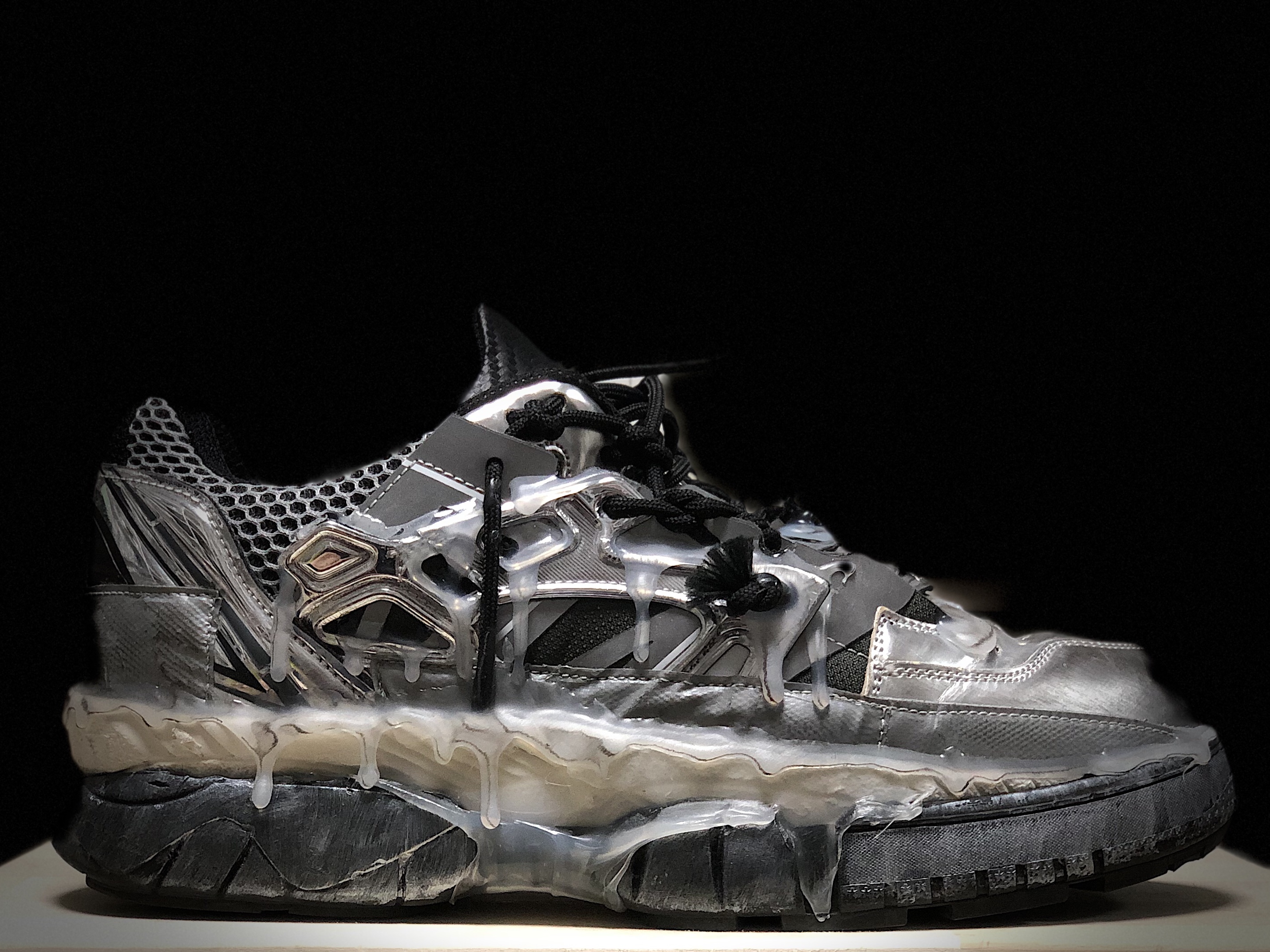 Maison Margiela Fusion Low Top Sneakers Silver 착용 스타일 - 2