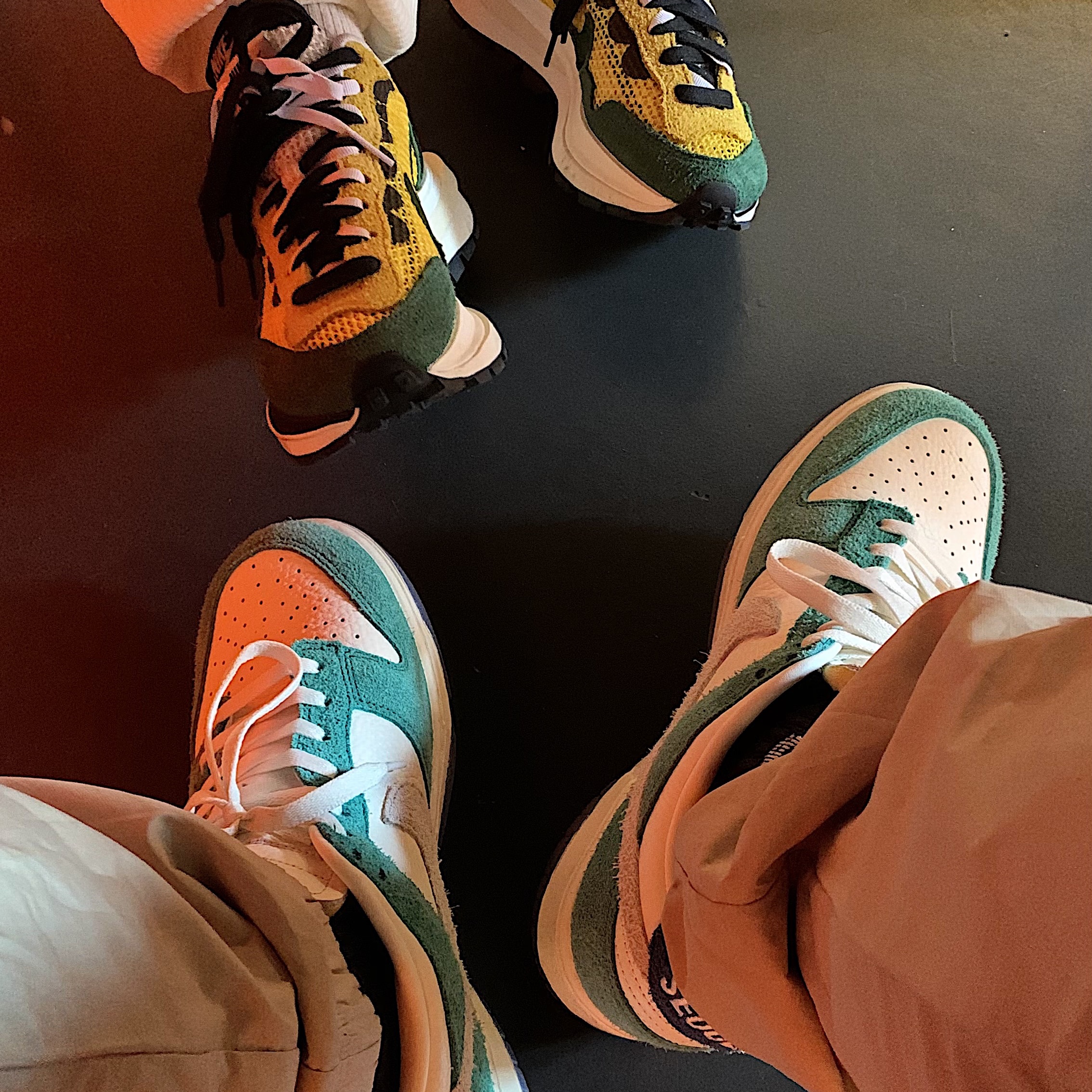 Nike x Kasina Dunk Low Road Sign - Kasina Exclusive, Nike x Sacai VaporWaffle Tour Yellow & Gorge Green Sail 착용 스타일