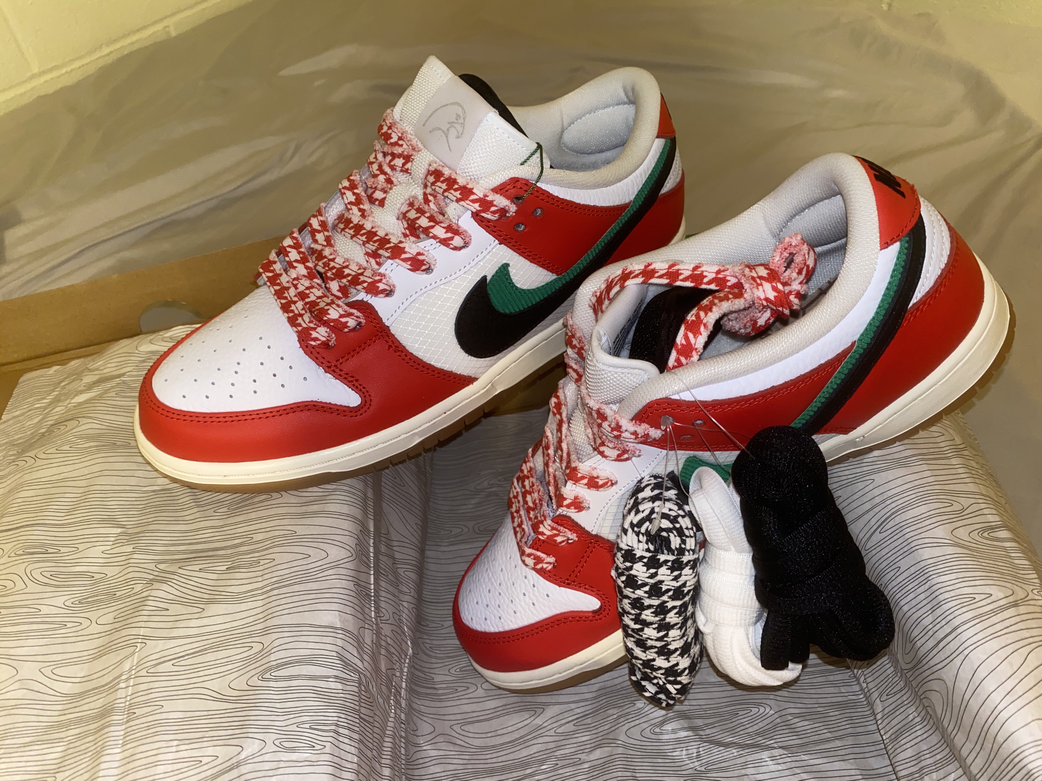 Nike x Frame Skate SB Dunk Low Pro Habibi 착용 스타일 - 1