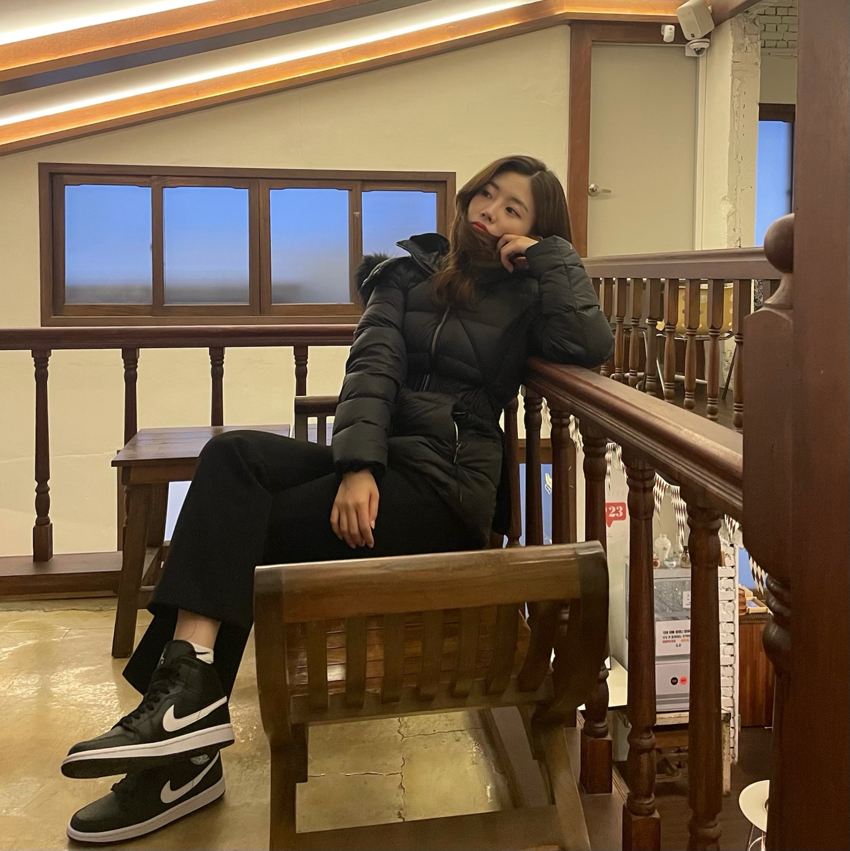 (W) Jordan 1 Mid Black White 착용 스타일