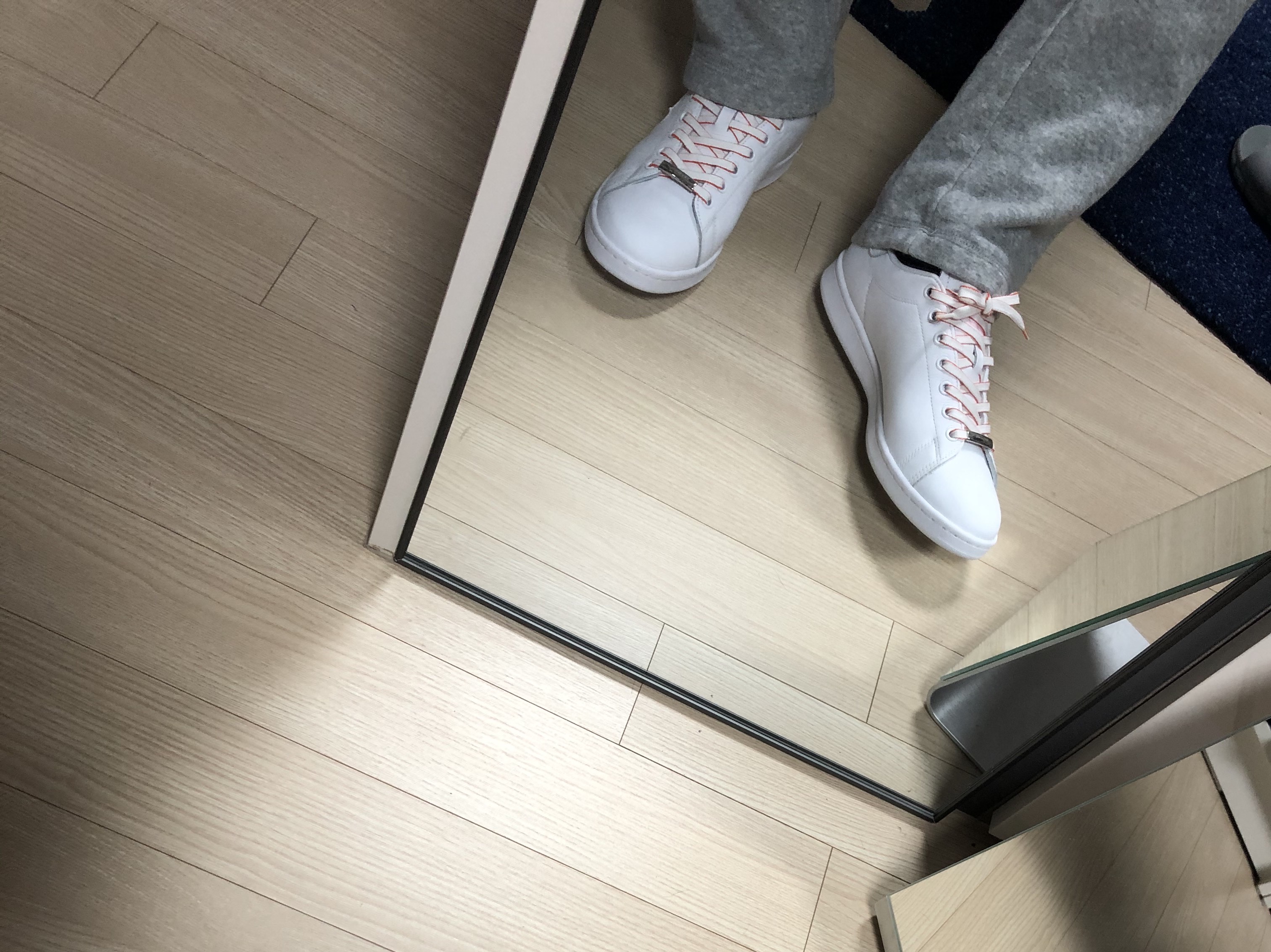Adidas x Human Made Stan Smith White Grey 착용 스타일 - 5