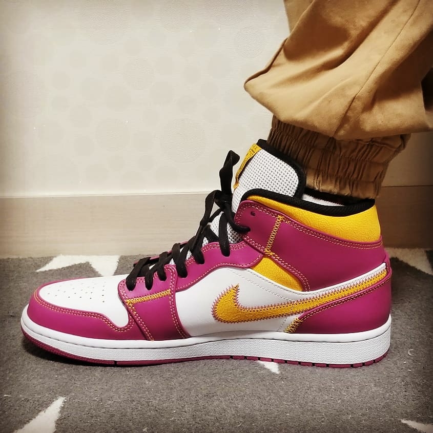 Jordan 1 Mid DOD Familia 착용 스타일 - 2