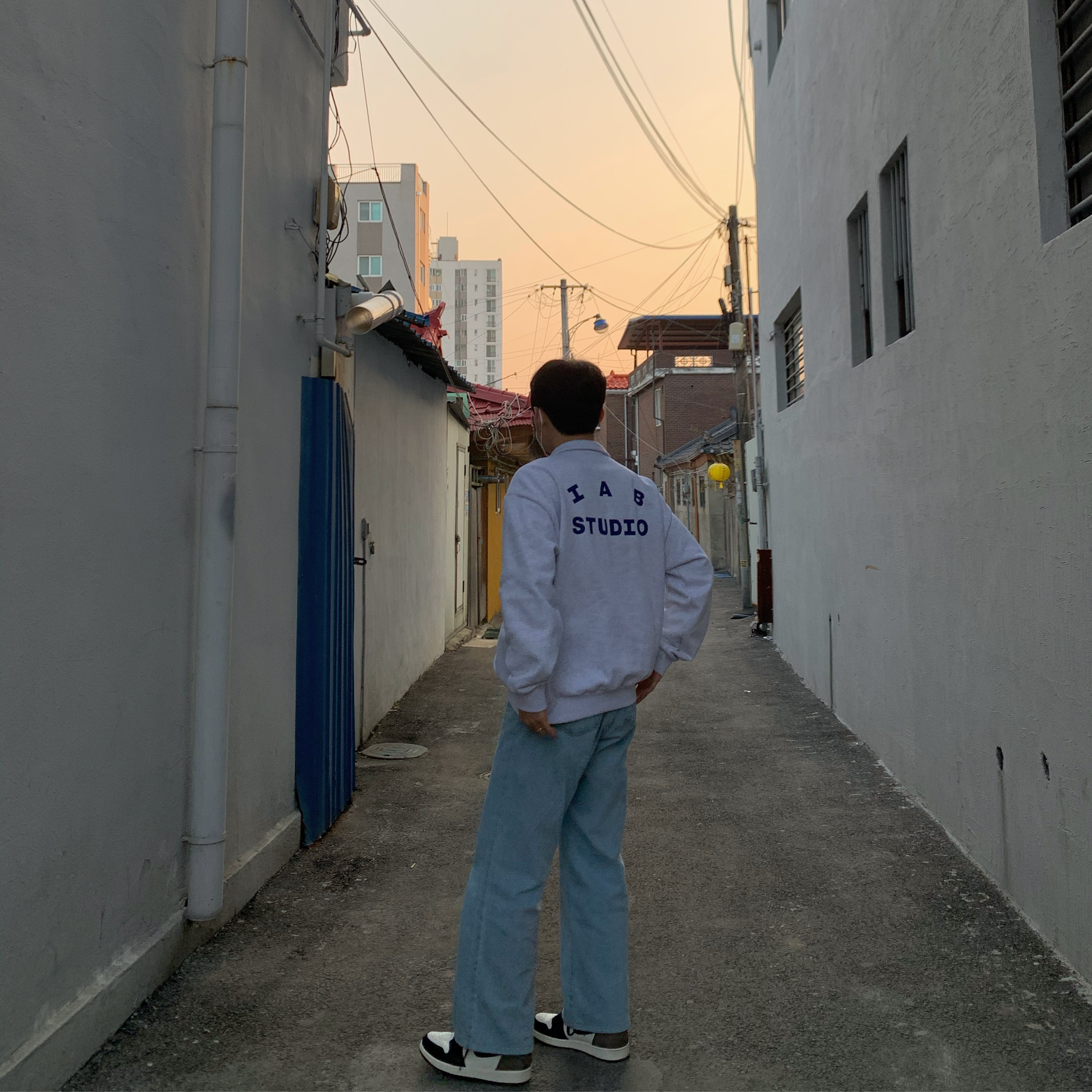IAB Studio Half Zip Pullover Light Gray, Jordan 1 Retro High OG Black Mocha 착용 스타일