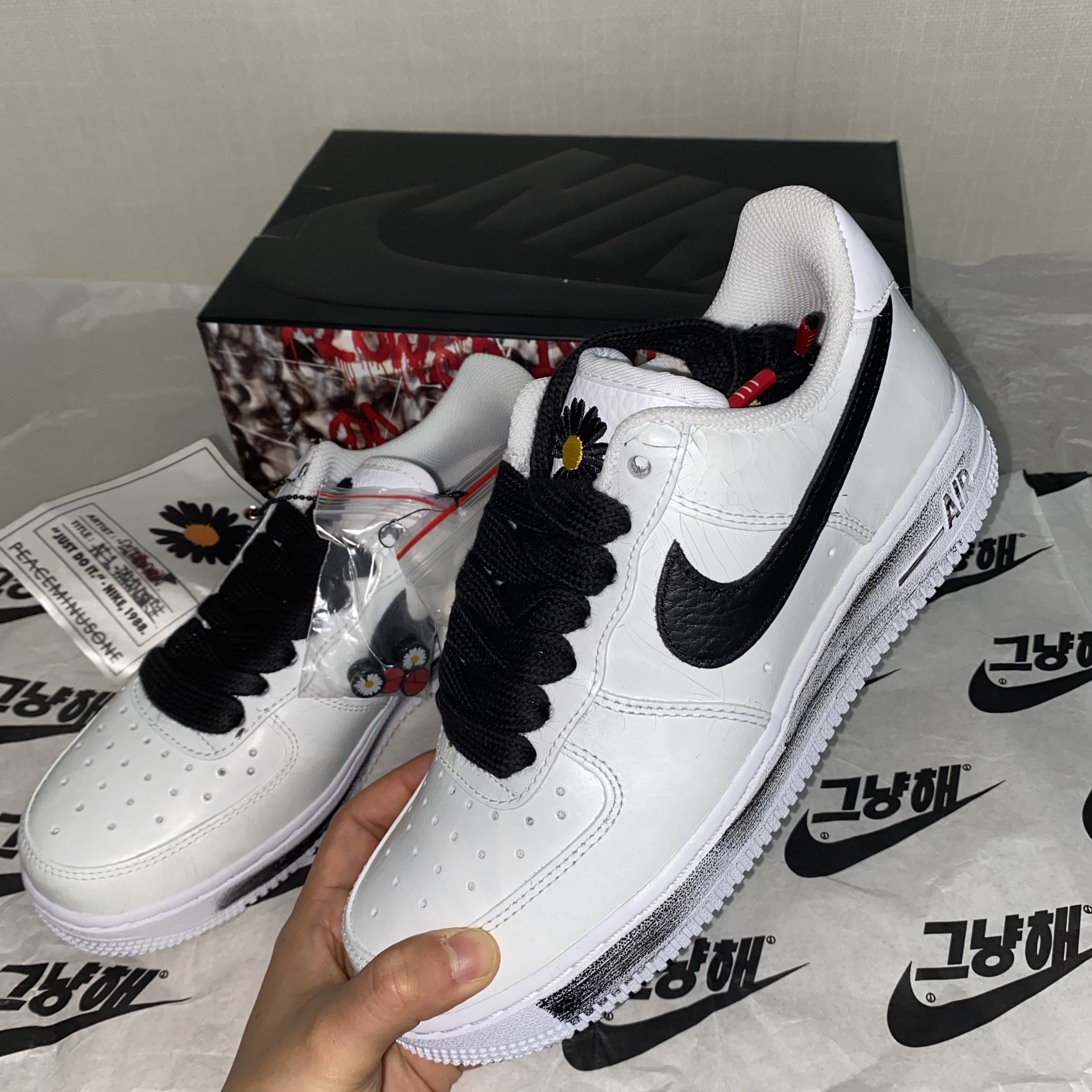 Nike x Peaceminusone Air Force 1 Low Para-Noise 2.0 착용 스타일