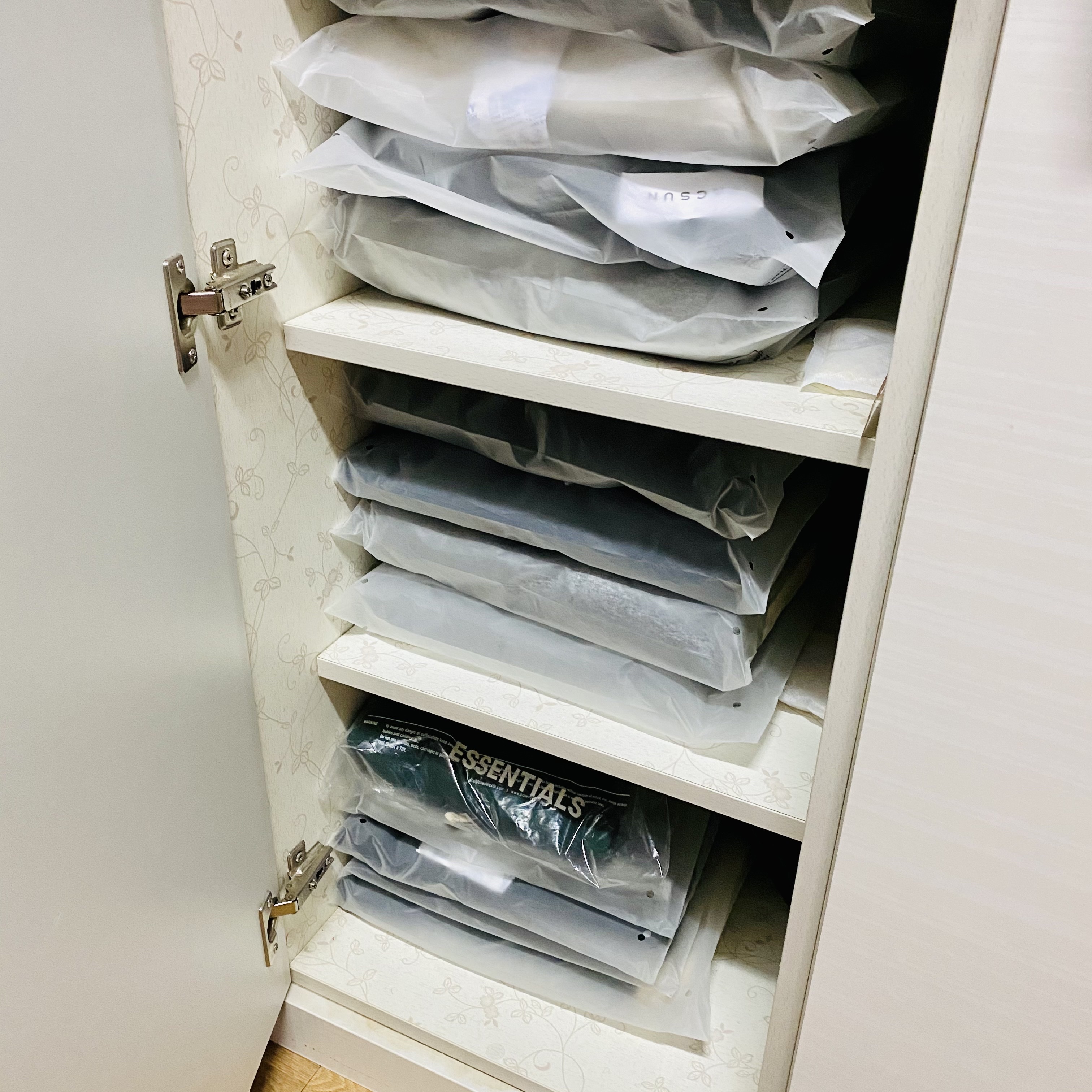Essentials 3D Silicon Applique Boxy T-Shirt Dark Slate/Black 2020, Essentials 3D Silicon Applique Boxy T-Shirt Gray Flannel/Charcoal - 20SS 착용 스타일 - 2