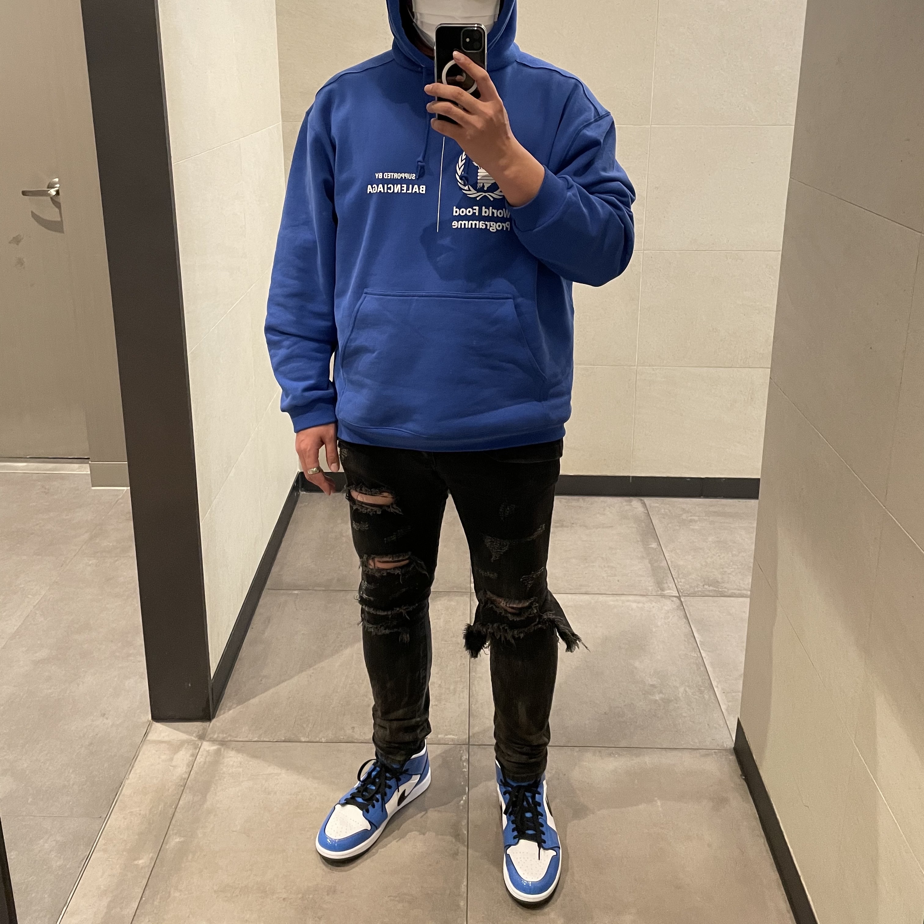 Jordan 1 Mid SE Signal Blue 착용 스타일