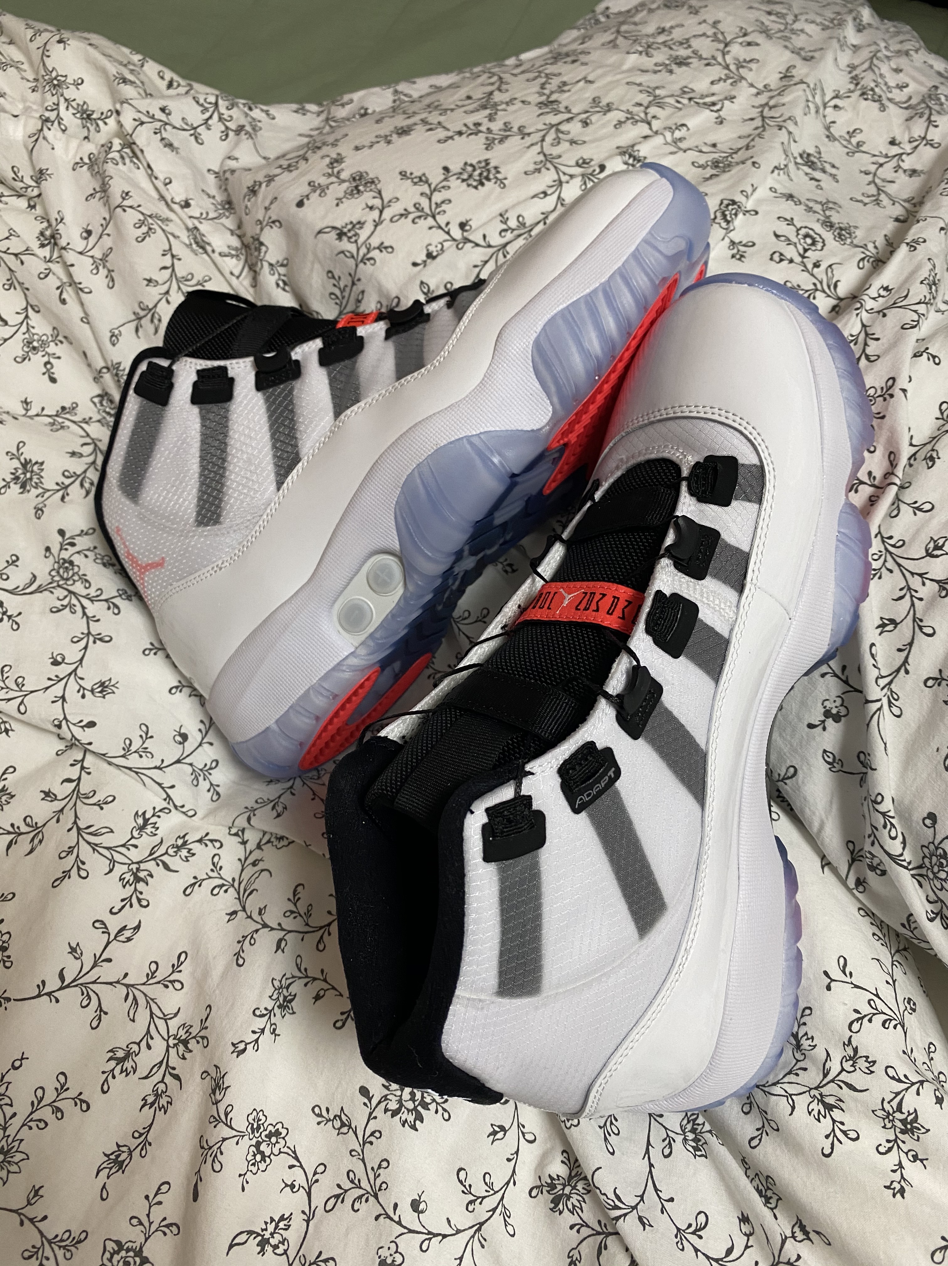 Jordan 11 Adapt (KR Charger) 착용 스타일 - 1