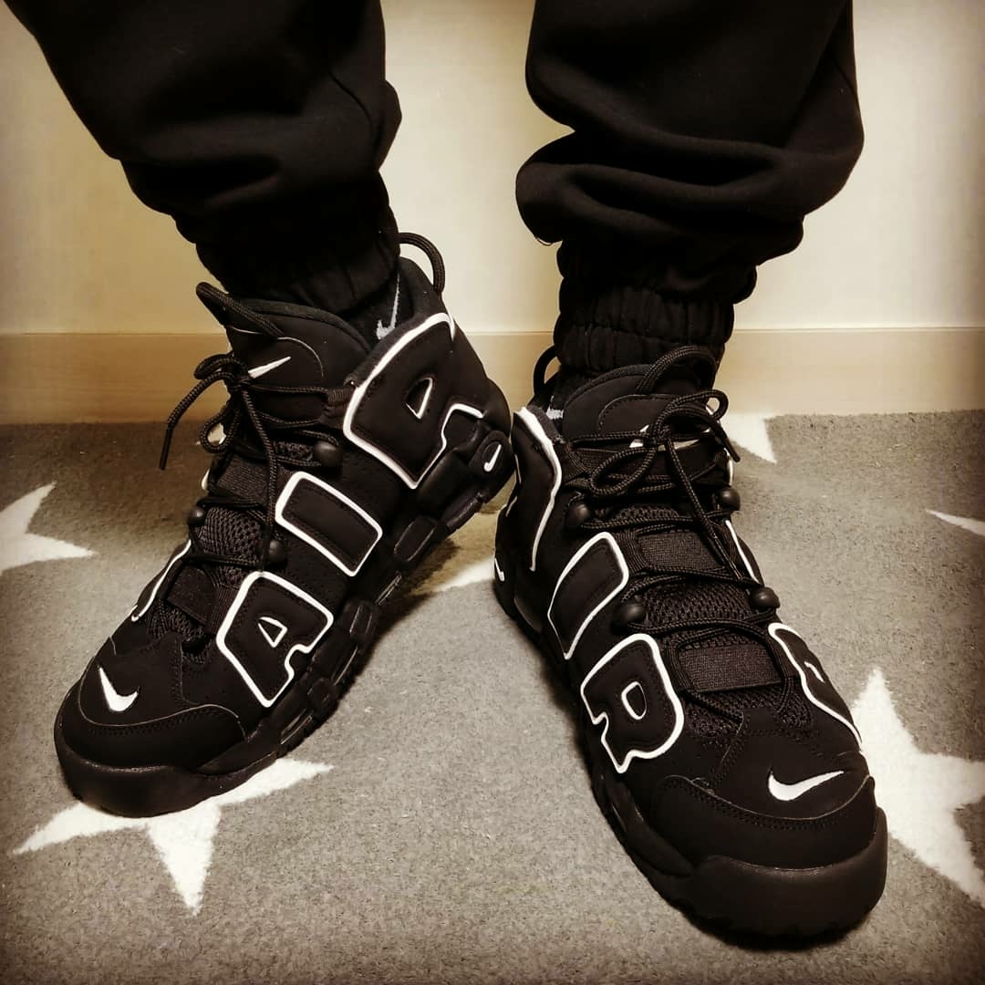Nike Air More Uptempo Black White 2020 착용 스타일 - 2