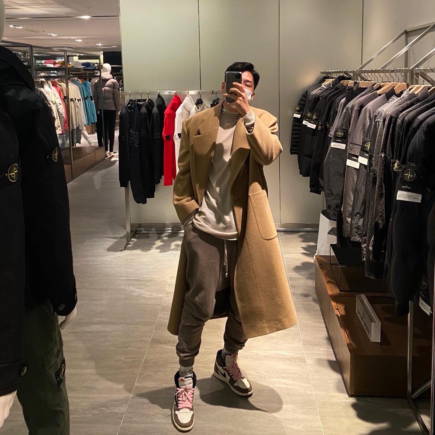 Jordan 1 x Travis Scott Retro High OG SP Mocha 착용 스타일