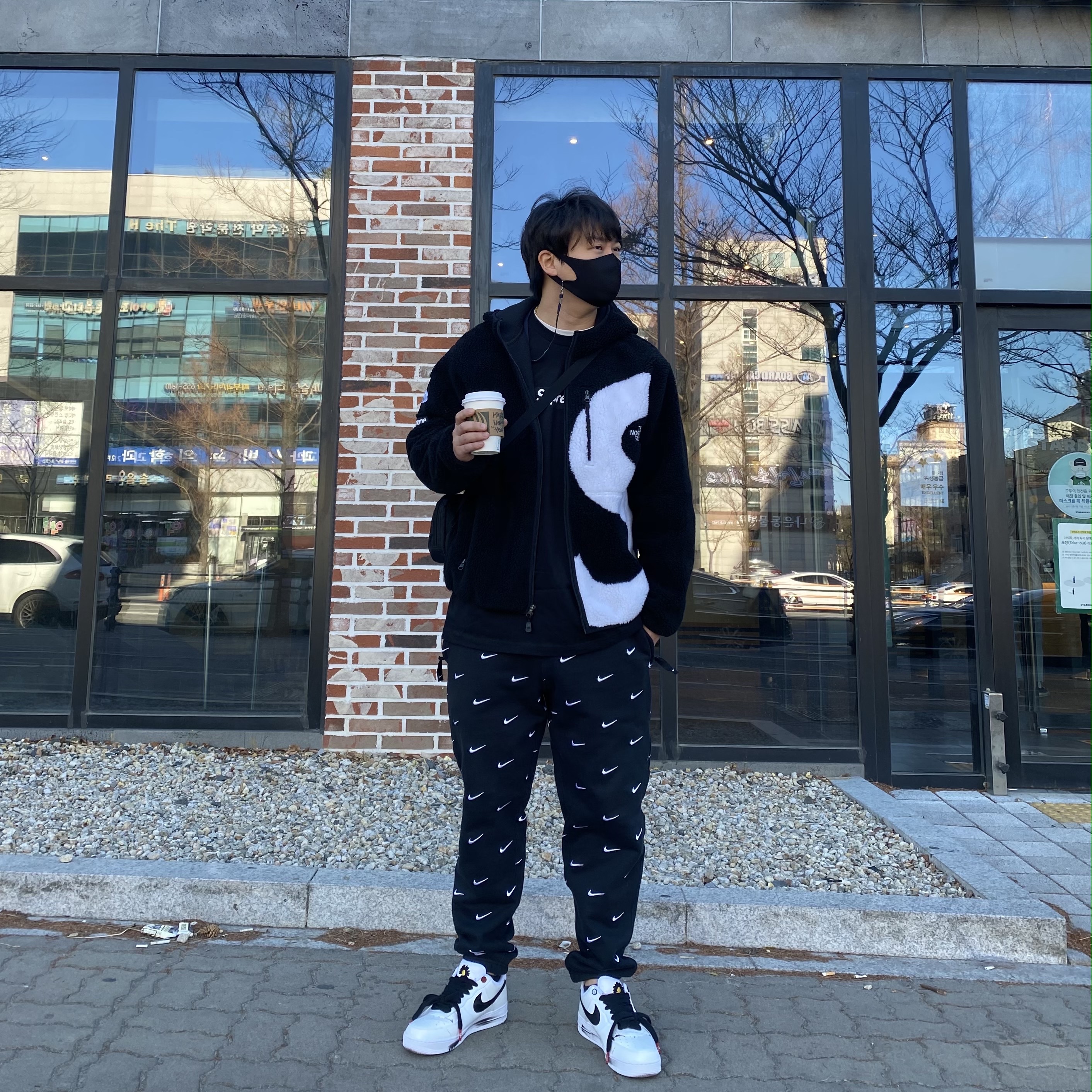 Supreme x The North Face S Logo Hooded Fleece Jacket Black - 20FW, Supreme Box Logo L/S T-Shirt Black - 20FW 착용 스타일 - 1