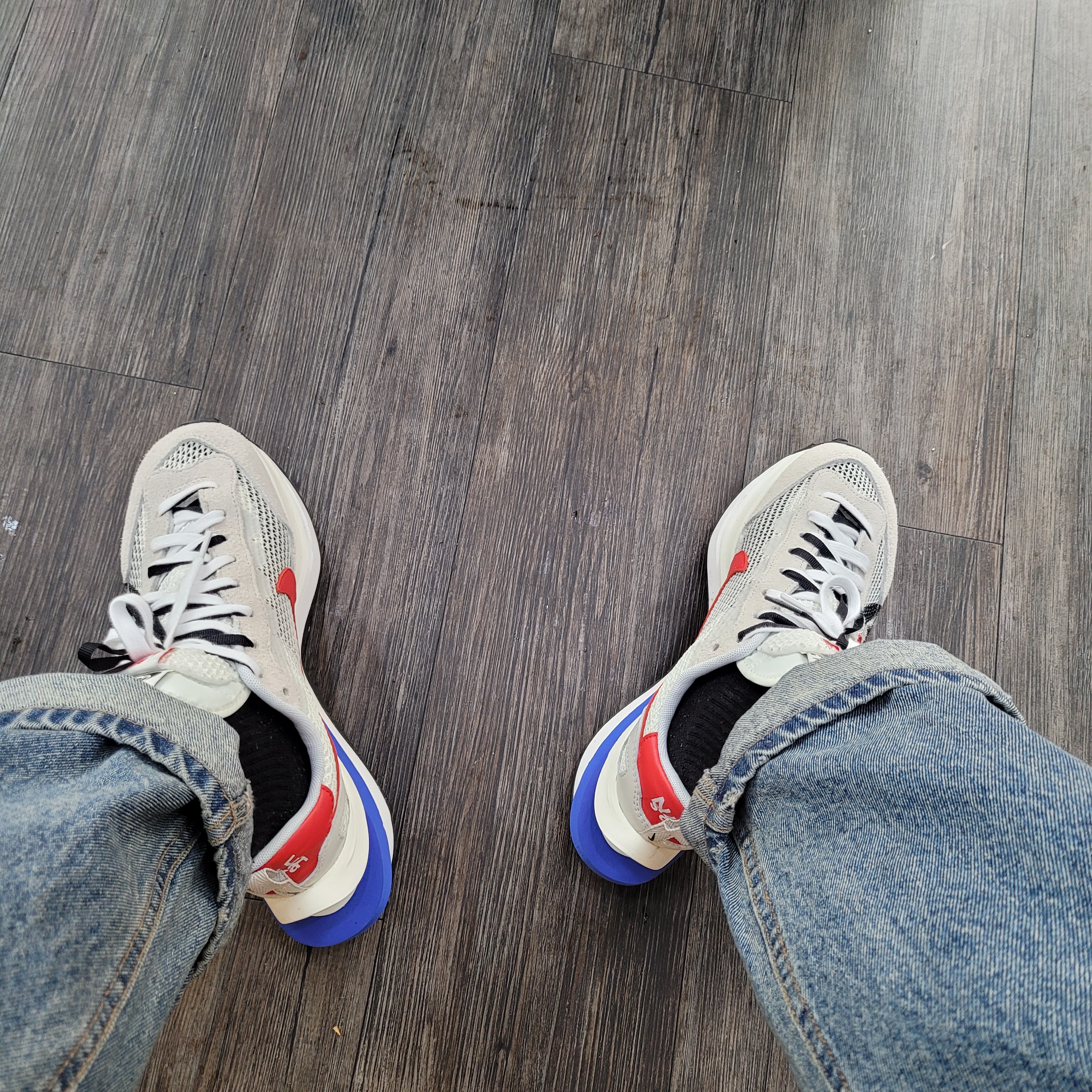 Nike x Sacai VaporWaffle Royal Fuchsia 착용 스타일