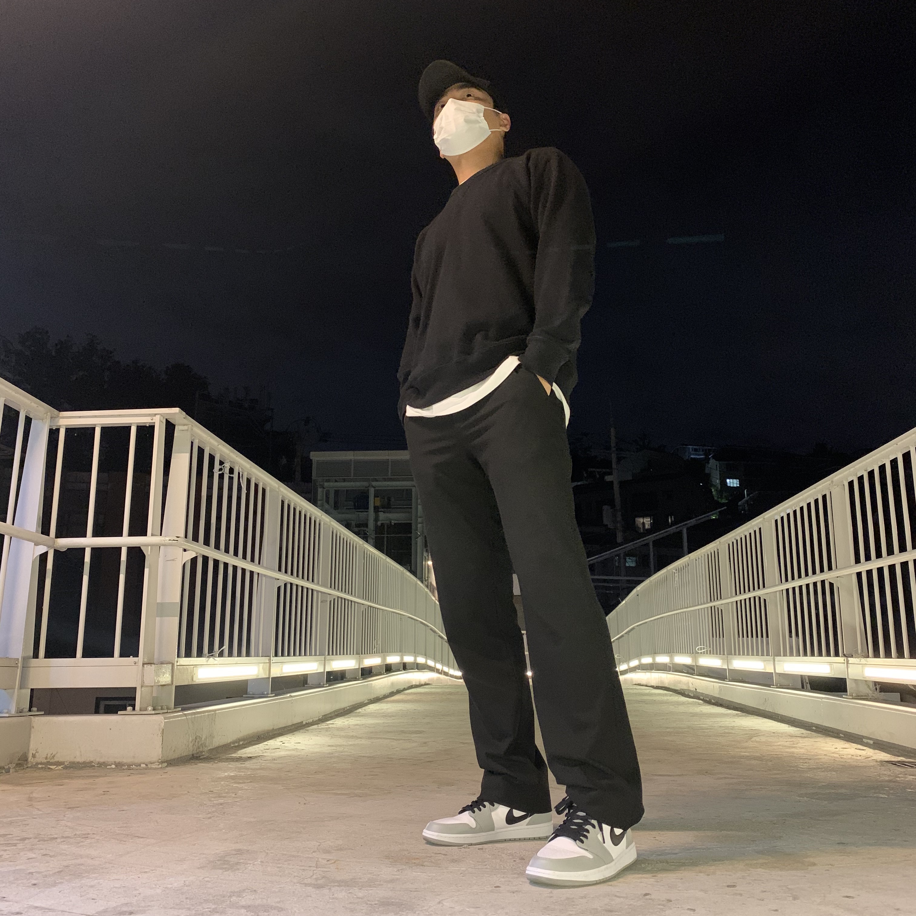Jordan 1 Mid Light Smoke Grey 착용 스타일