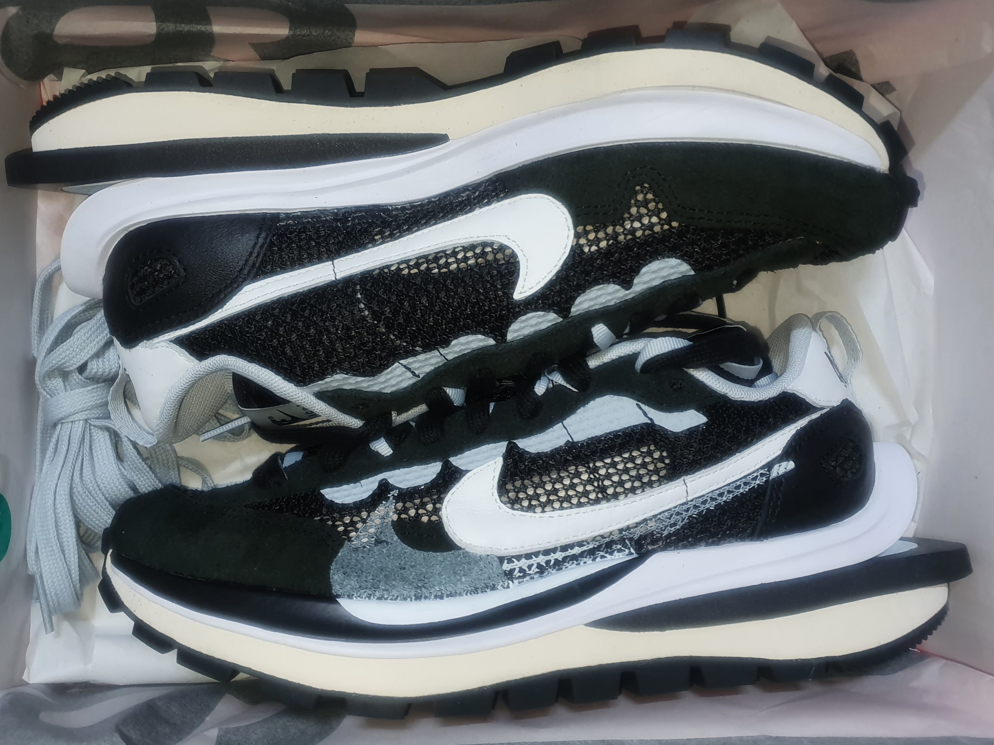 Nike x Sacai VaporWaffle Black White 착용 스타일