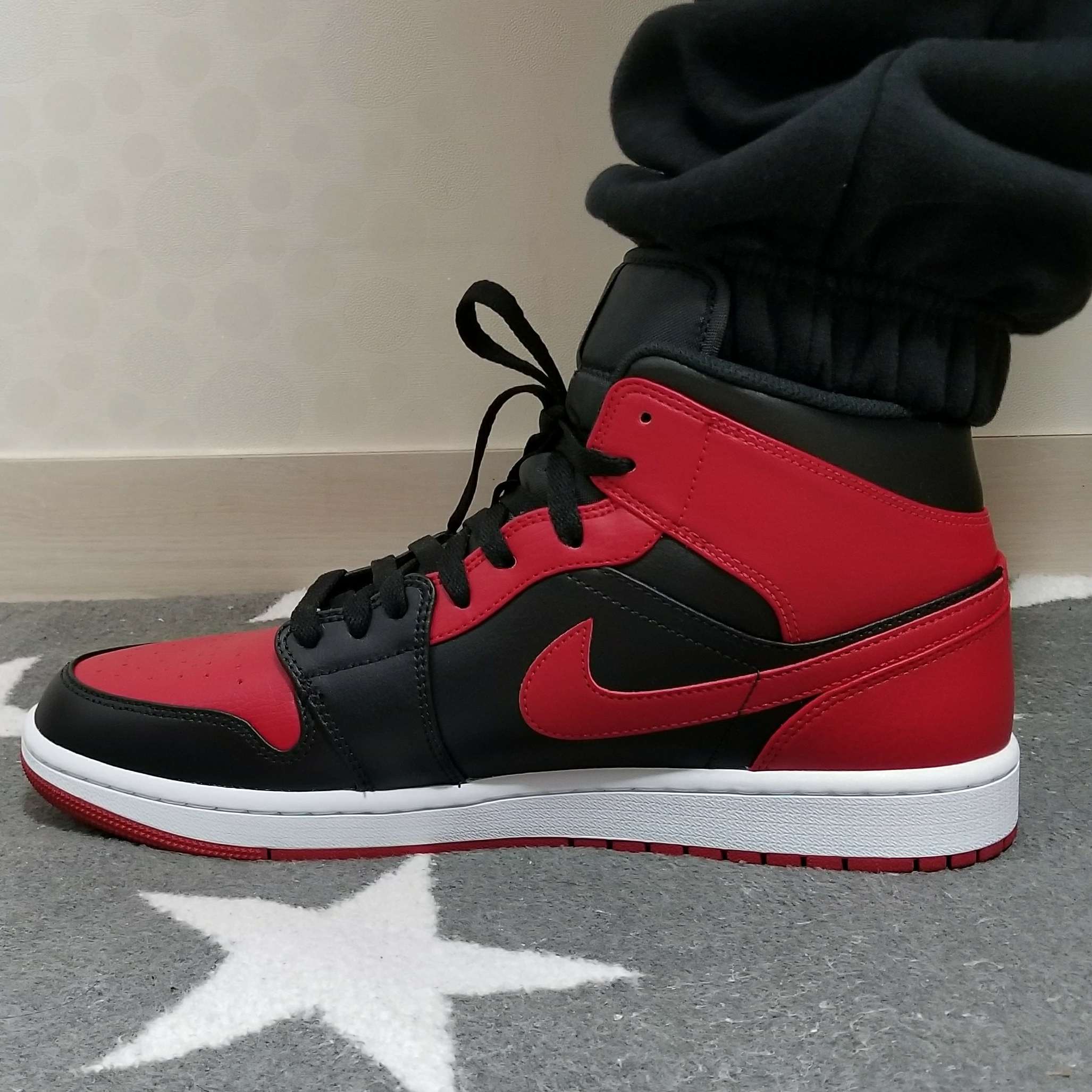Jordan 1 Mid Bred Banned 2020 착용 스타일 - 2