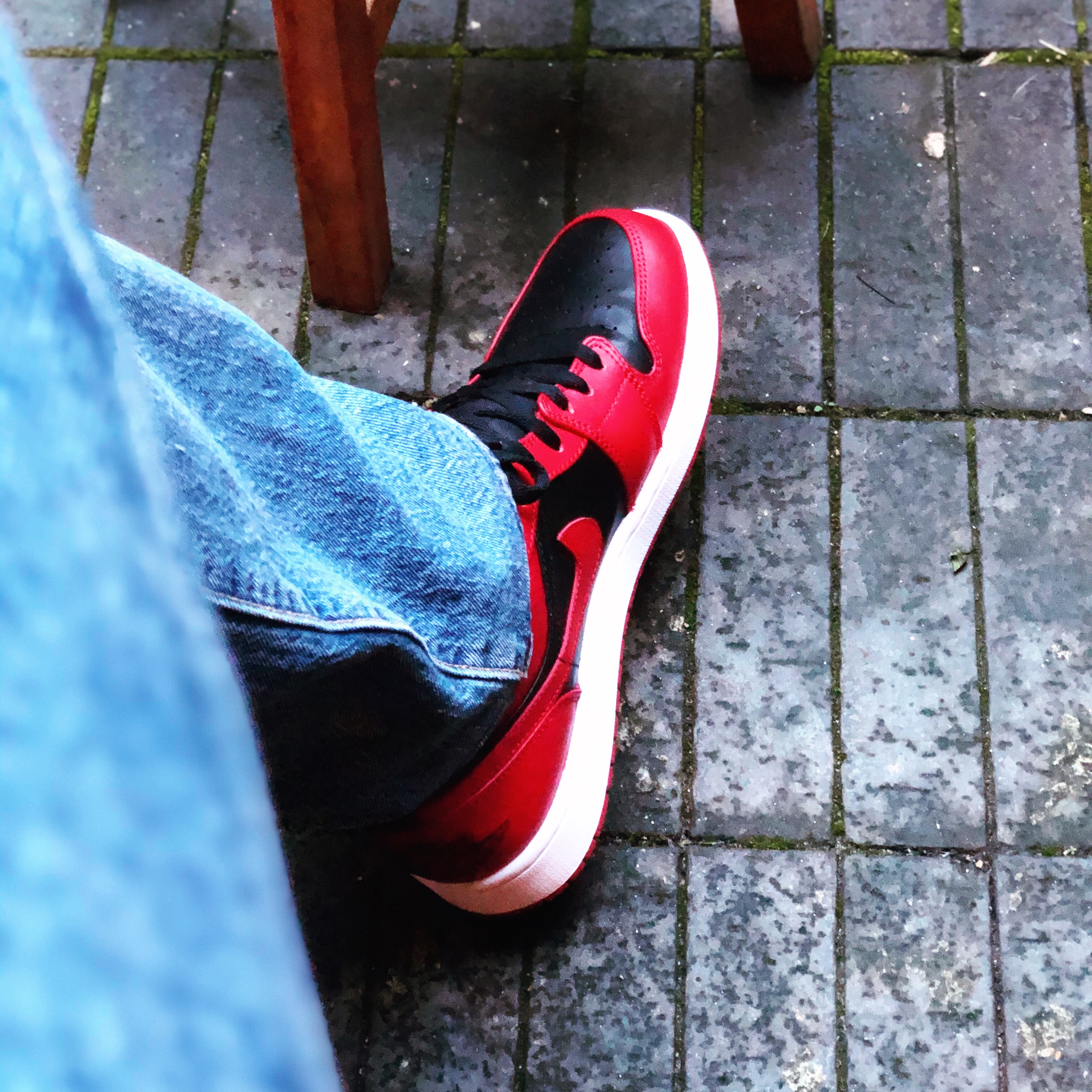 Jordan 1 Low Varsity Red 착용 스타일