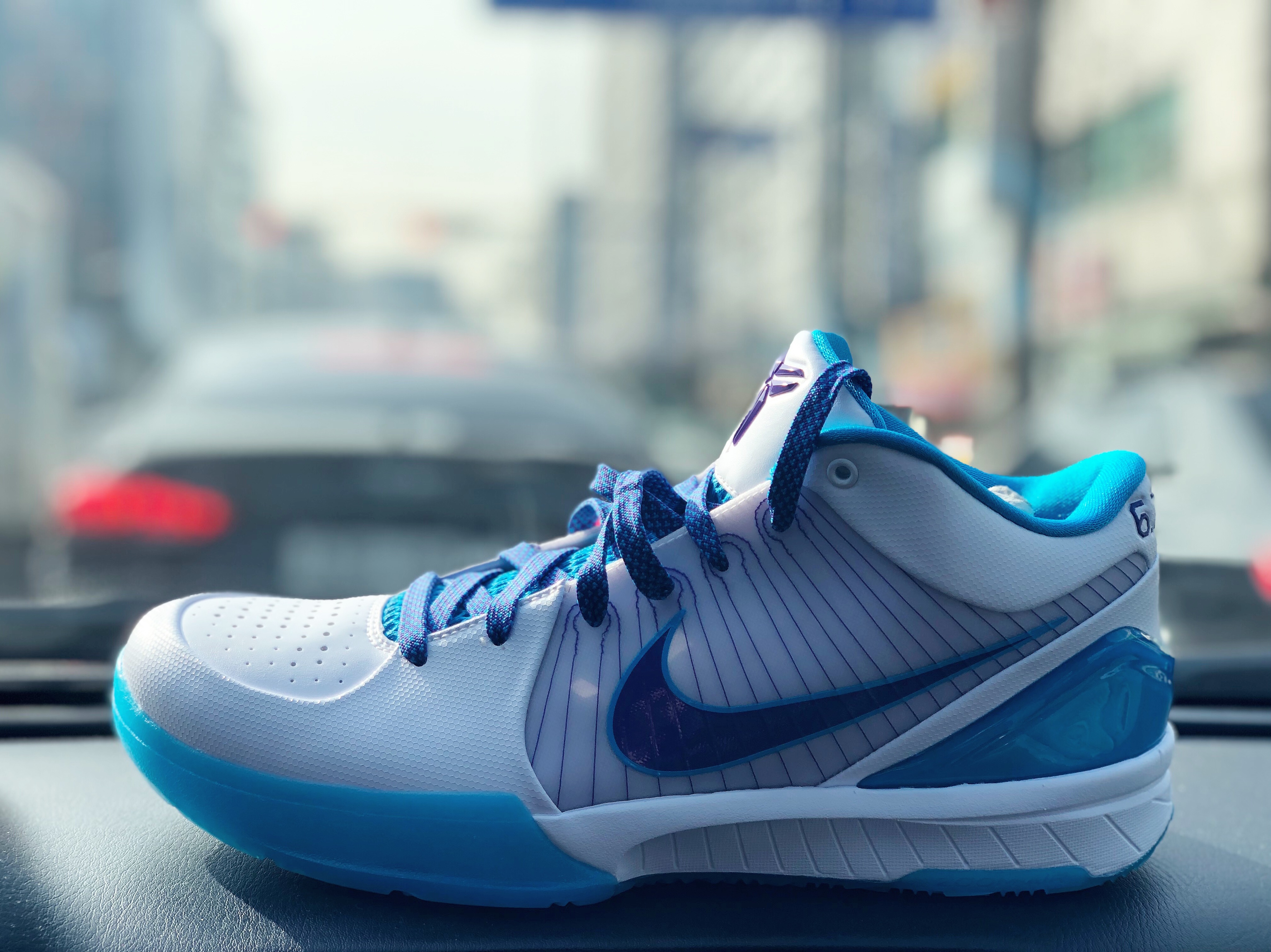 Nike Kobe 4 Protro Draft Day Hornets 착용 스타일