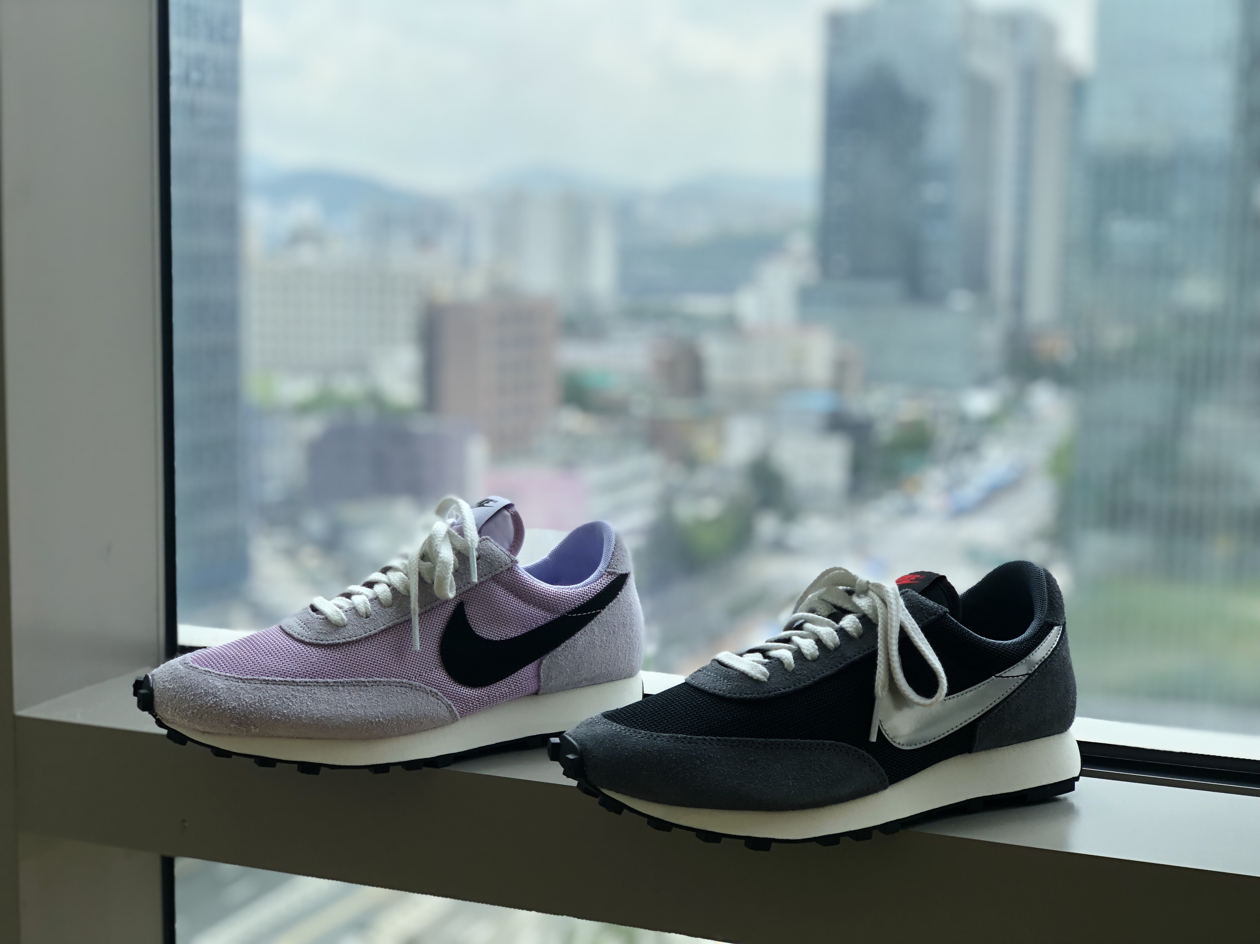 Nike Daybreak SP Black Metallic Silver, Nike Daybreak SP Lavender Mist 착용 스타일