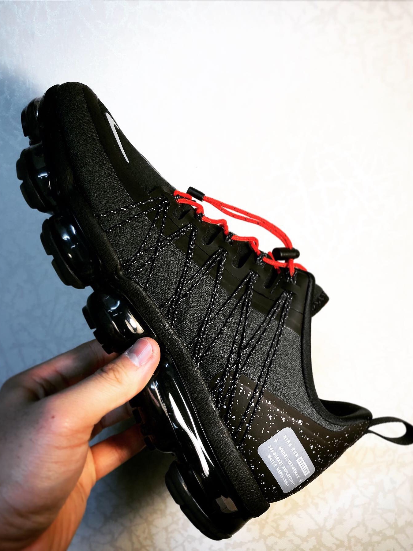 Nike Air VaporMax Run Utility Black Anthracite 착용 스타일 - 1