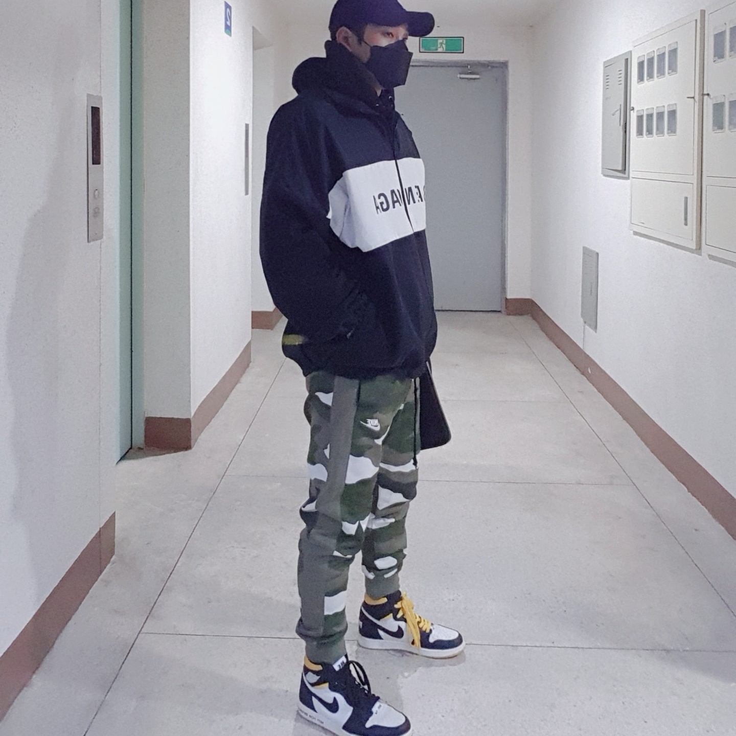 Jordan 1 Retro High Not for Resale Varsity Maize 착용 스타일 - 5