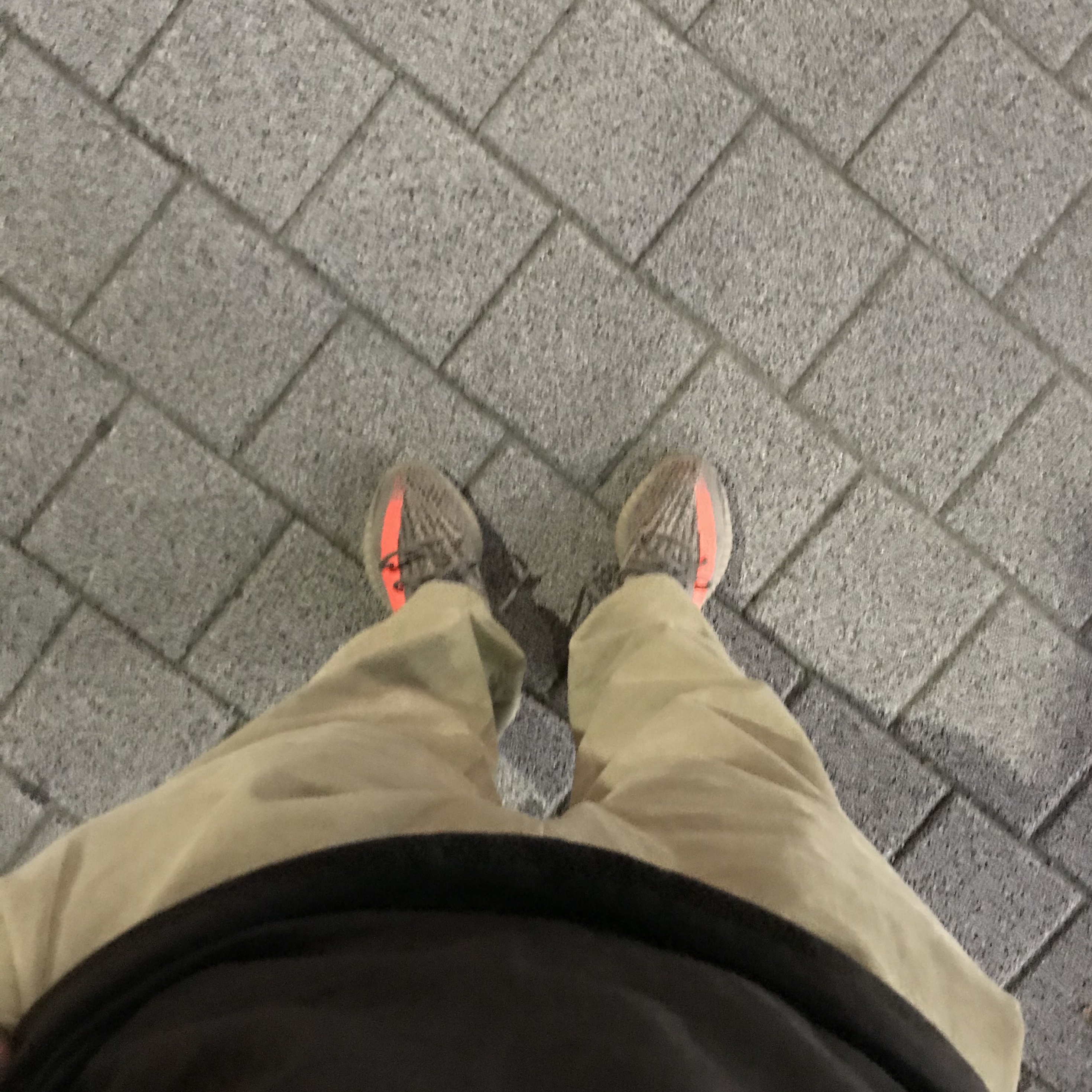 Adidas Yeezy Boost 350 V2 Beluga 착용 스타일 - 1