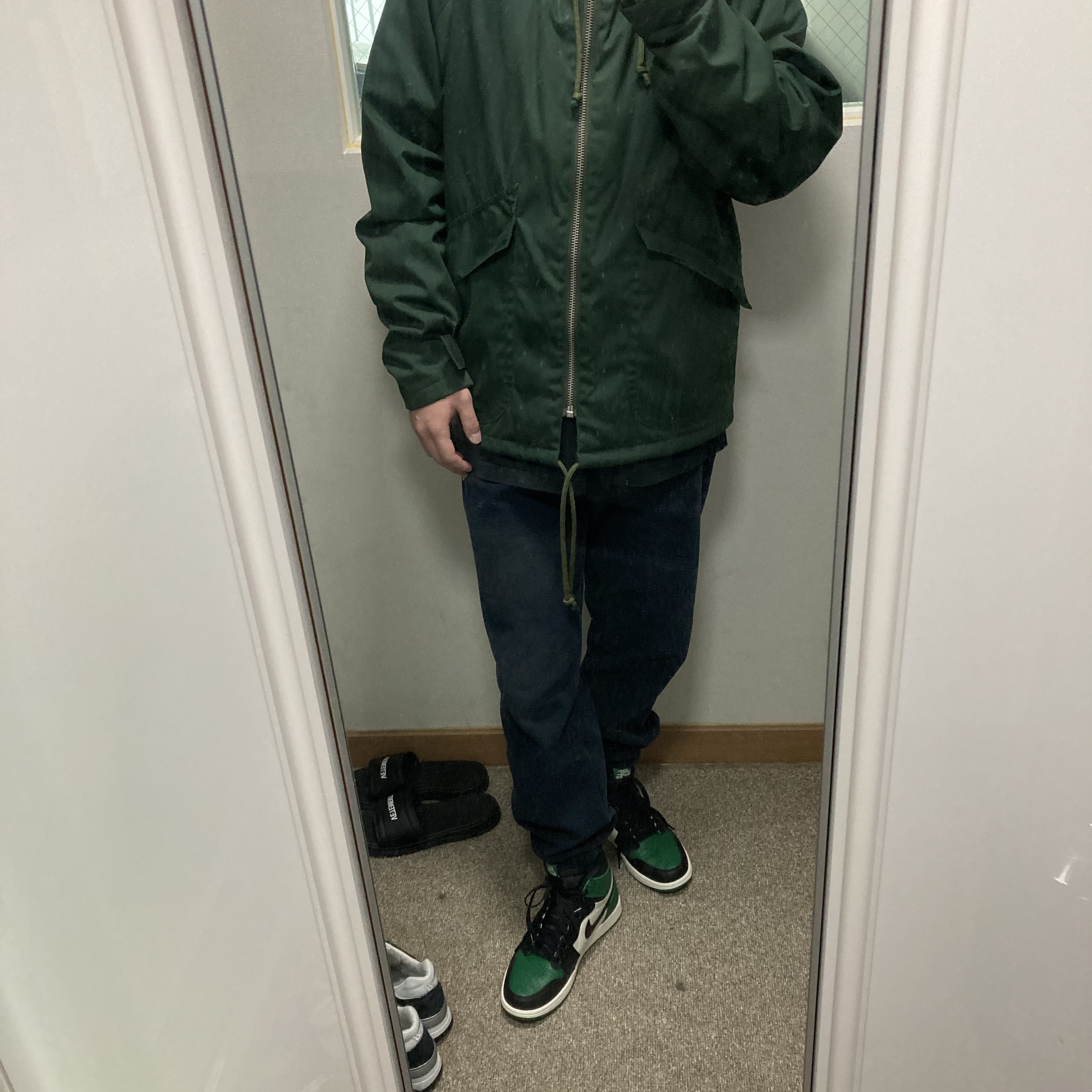 Jordan 1 Retro High OG Pine Green 착용 스타일 - 1