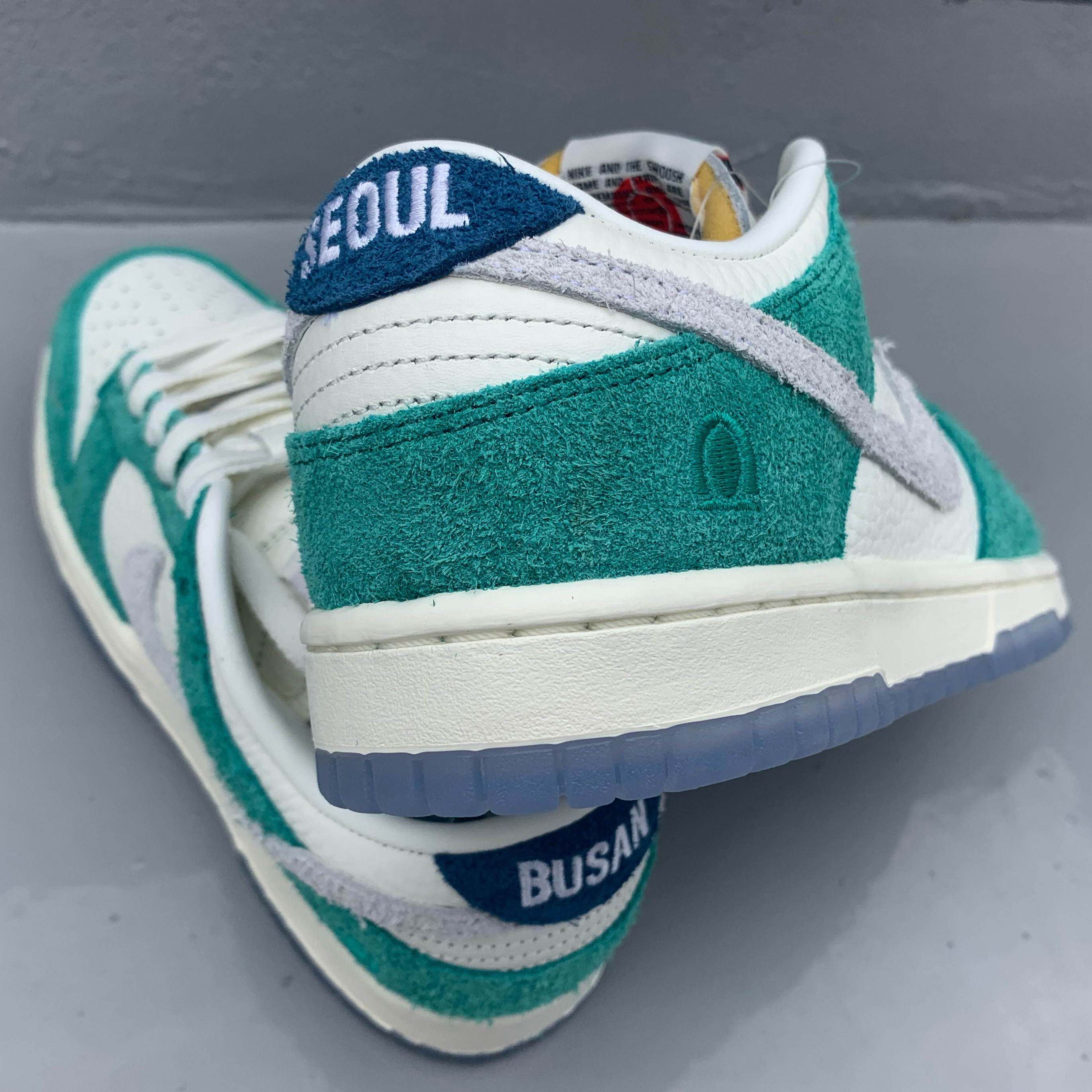 Nike x Kasina Dunk Low Road Sign - Kasina Exclusive 착용 스타일 - 1