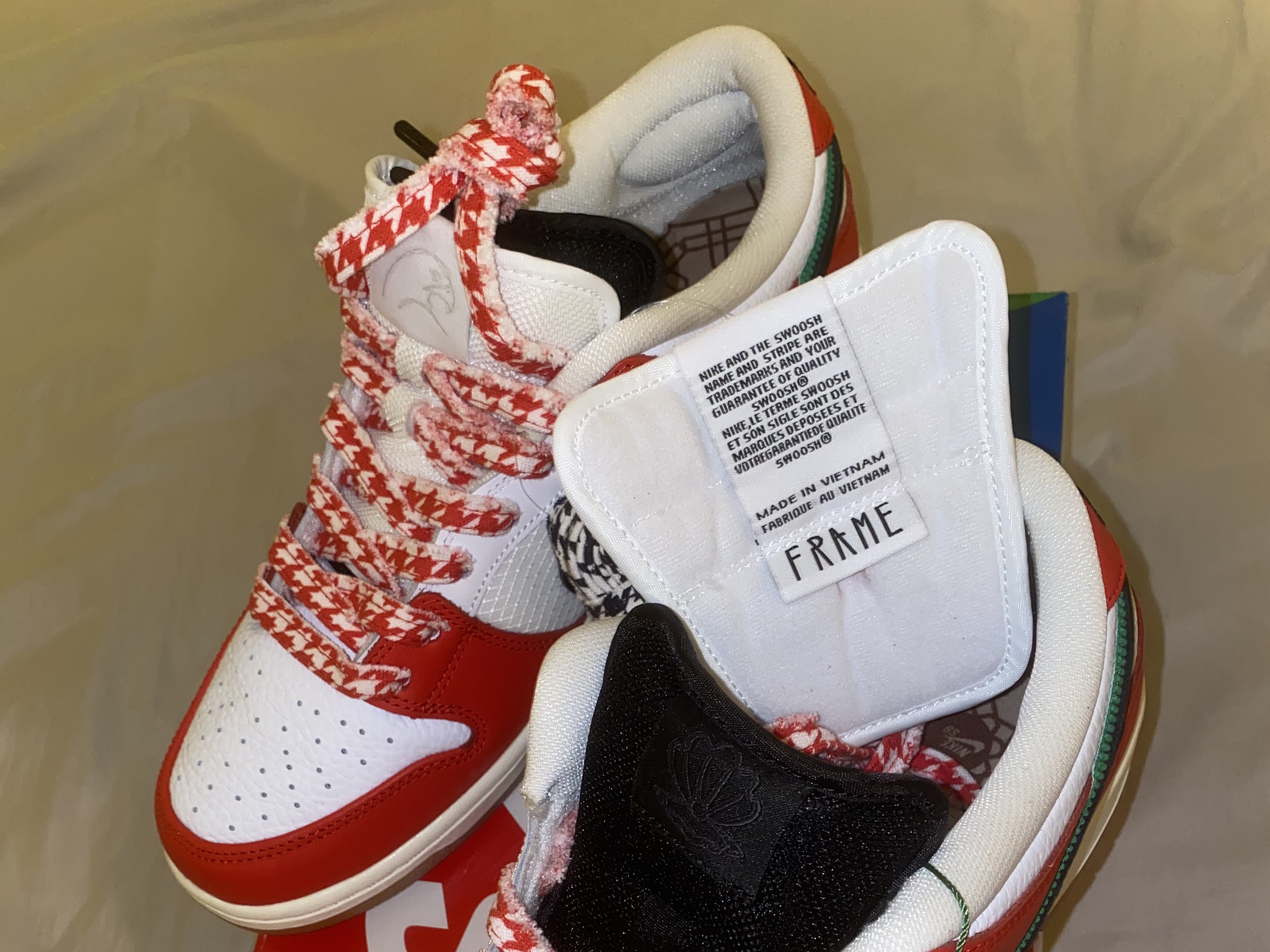 Nike x Frame Skate SB Dunk Low Pro Habibi 착용 스타일 - 5