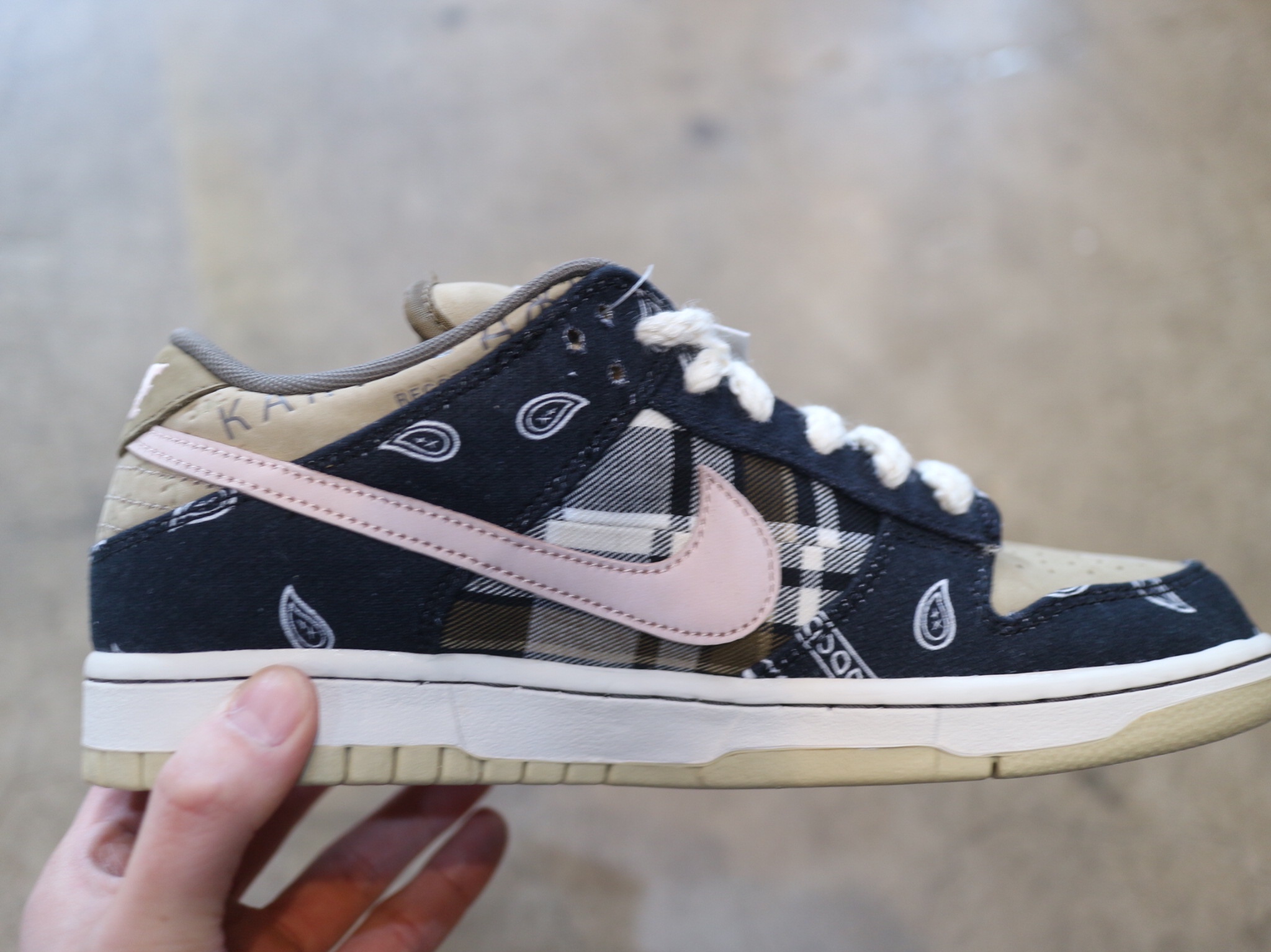 Nike x Travis Scott SB Dunk Low 착용 스타일 - 2