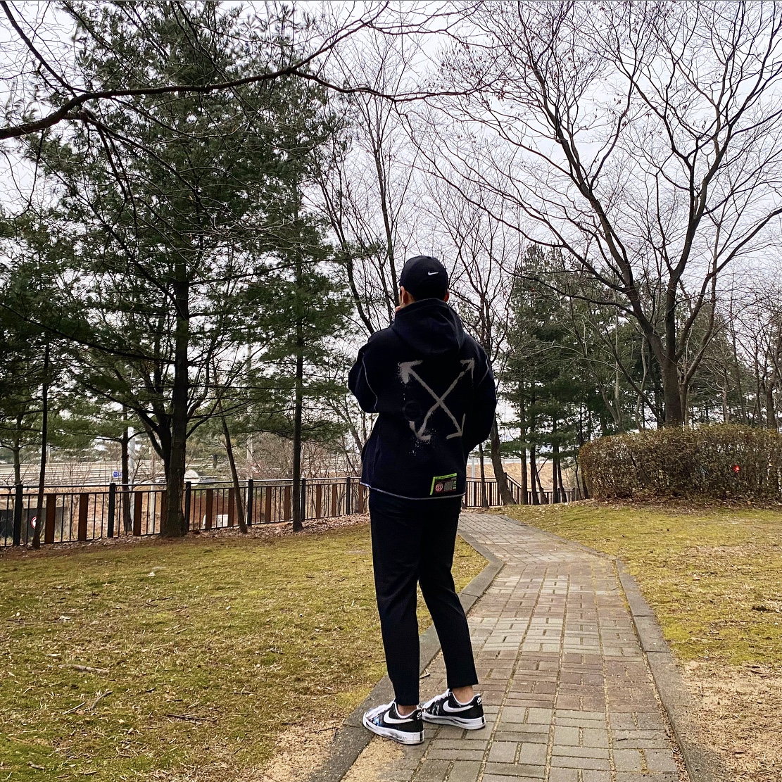 Nike x Peaceminusone Air Force 1 Low Para-Noise, Nike x Off-White NRG RU Hoodie 착용 스타일