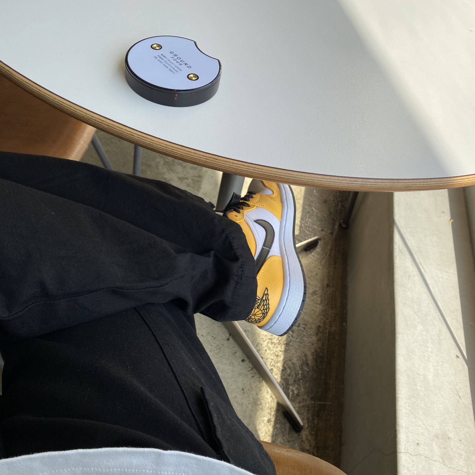 (W) Jordan 1 Low SE Laser Orange 착용 스타일 - 1