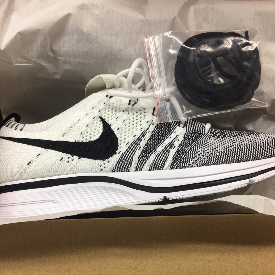 Nike Flyknit Trainer White Black 2017 착용 스타일 - 1