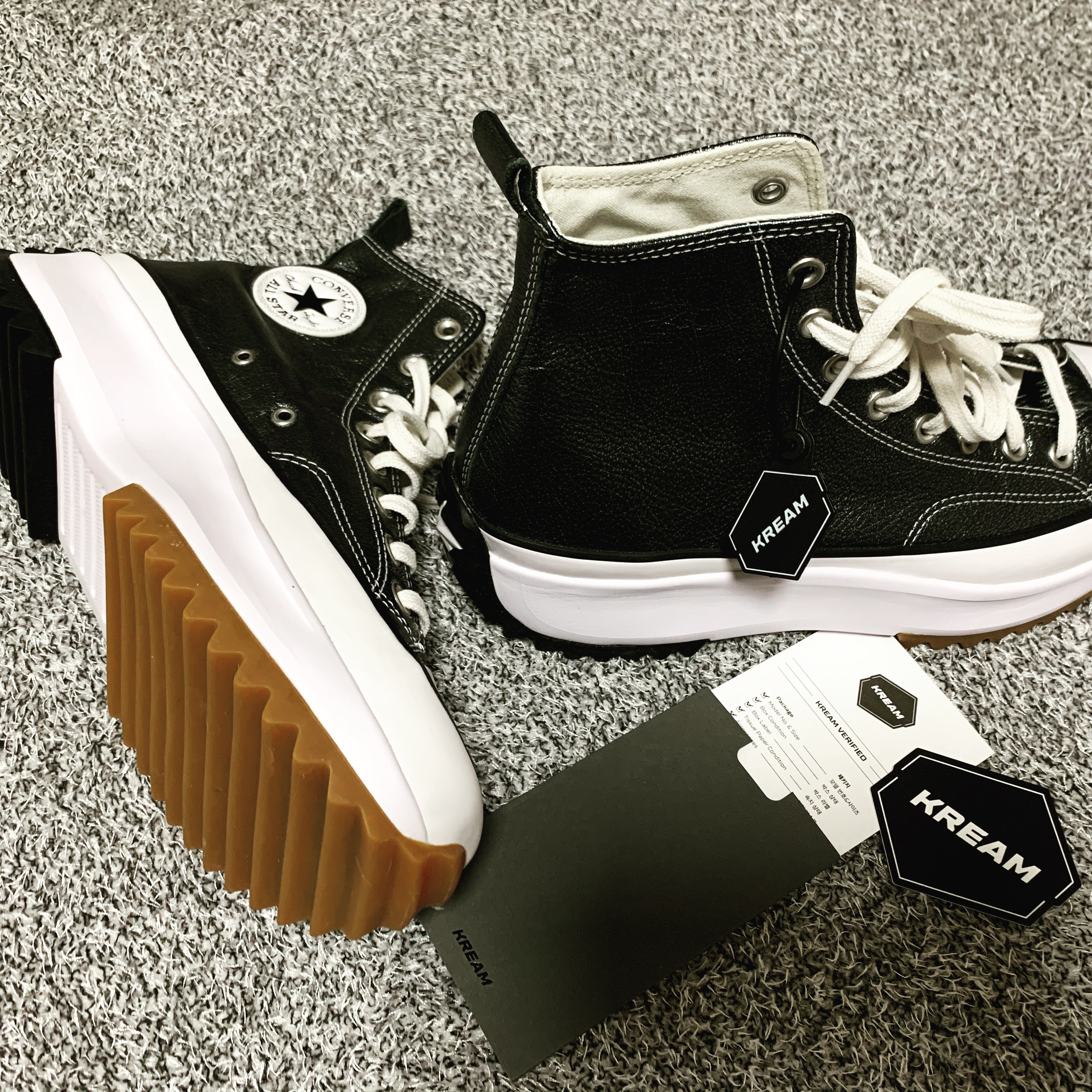Converse Run Star Hike Hi Metallic Classics Black 착용 스타일 - 2