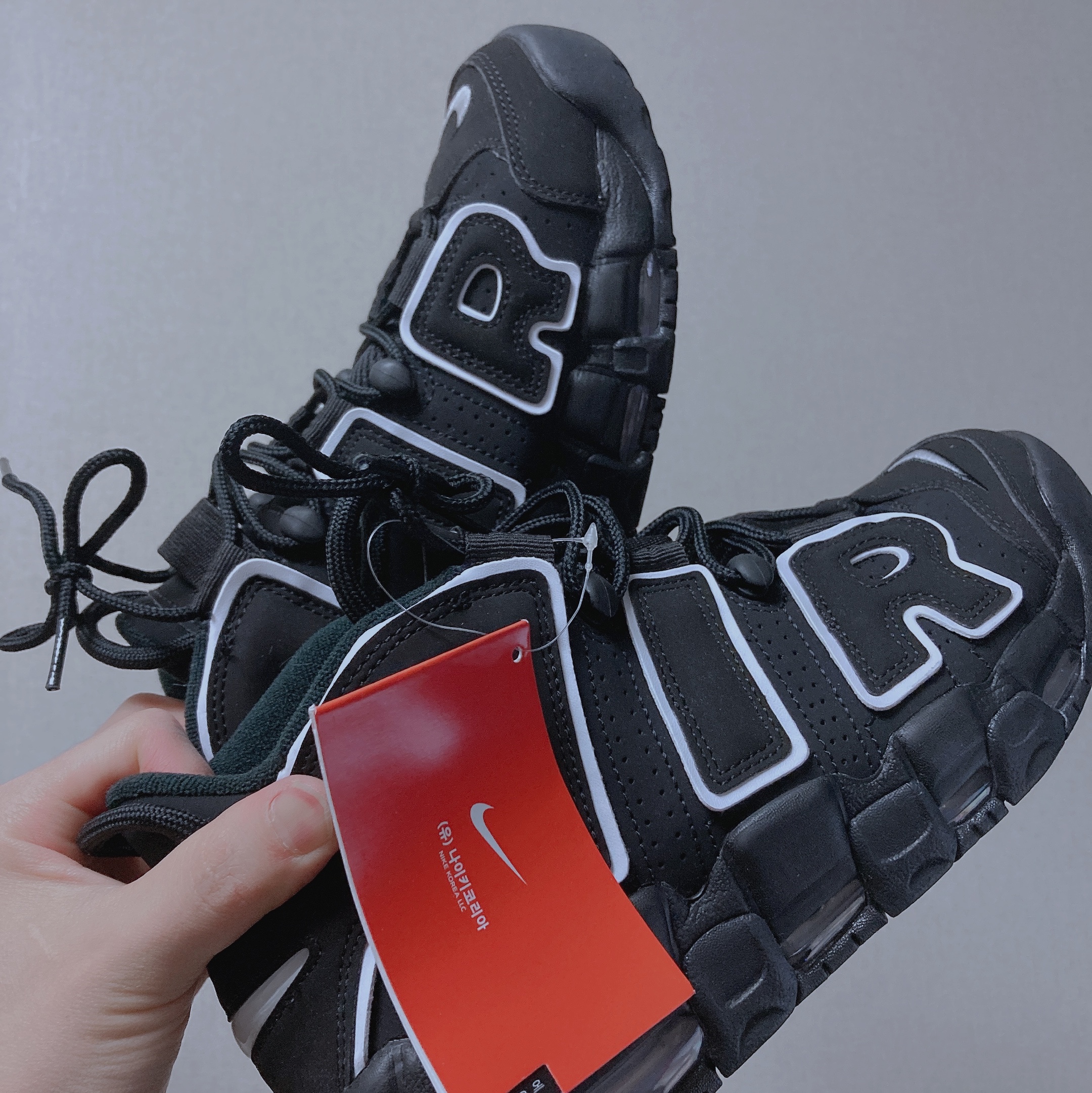 Nike Air More Uptempo Black White 2020 착용 스타일