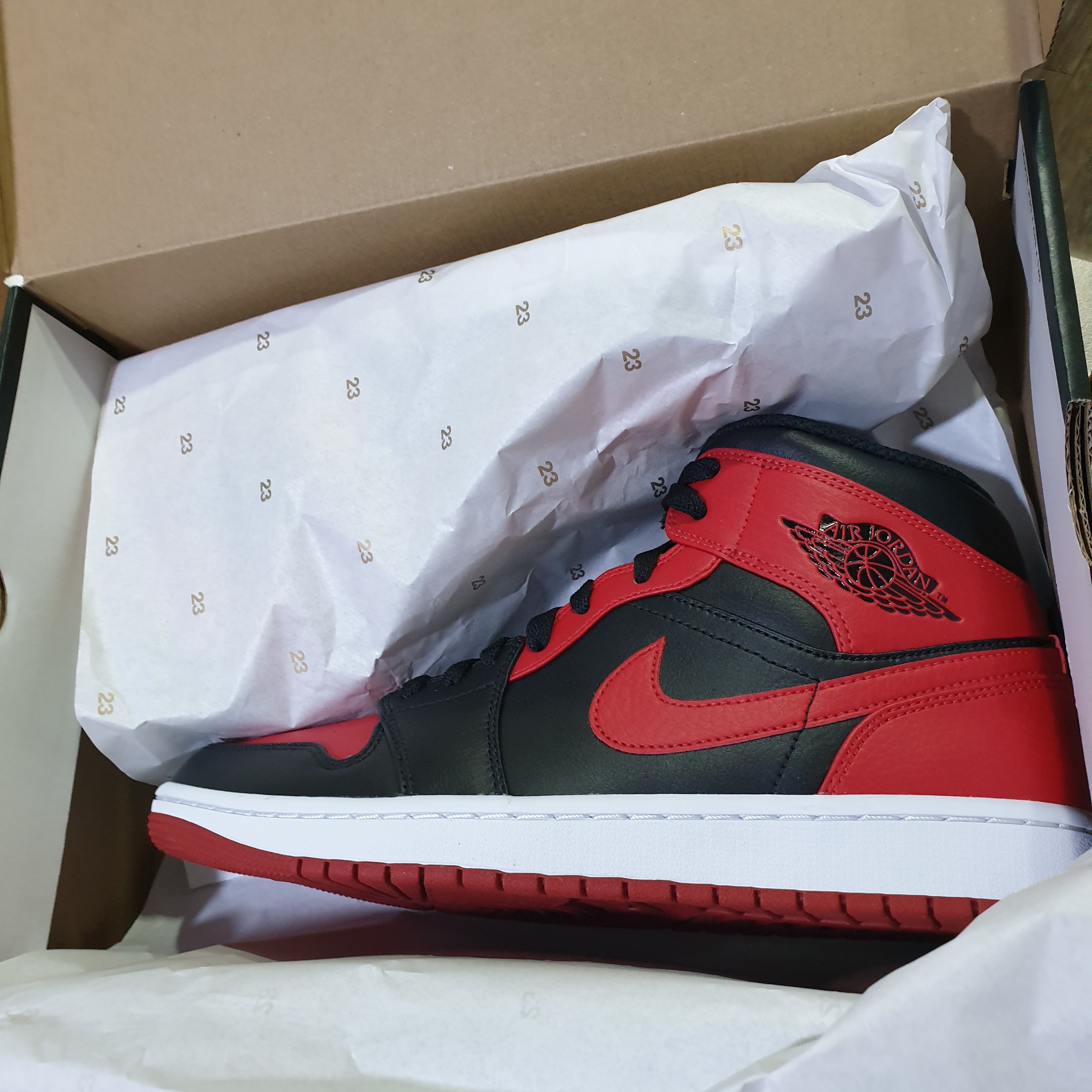 Jordan 1 Mid Bred Banned 2020 착용 스타일