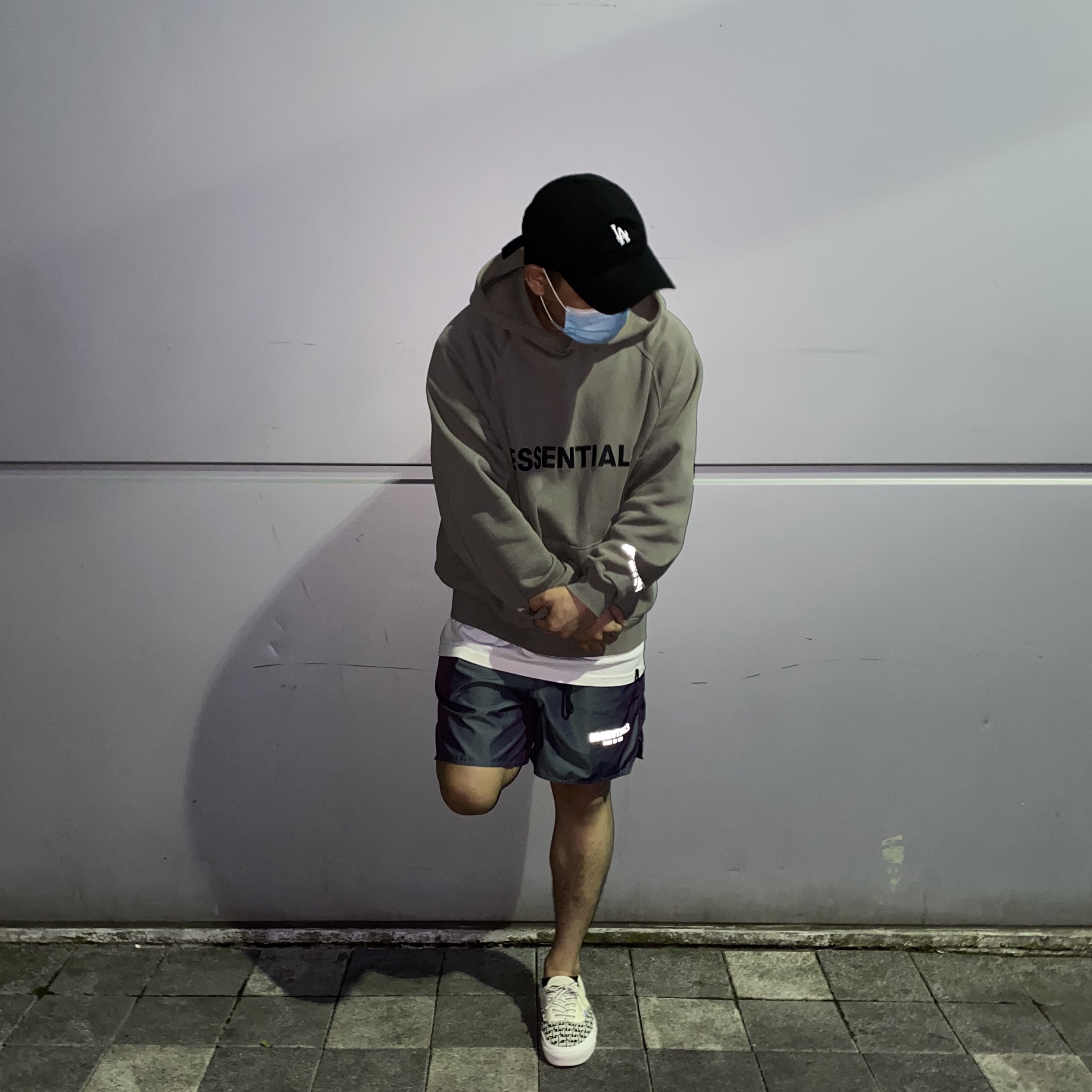 Essentials 3D Silicon Applique Pullover Hoodie Gray Flannel/Charcoal - 20SS, Vans Vault x Fear of God OG Era 95 DX White Black 착용 스타일
