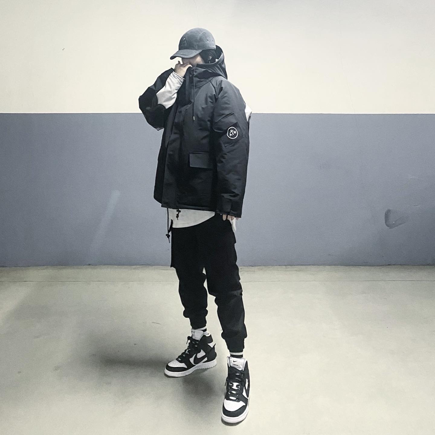 Nike x Ambush Dunk High Black 착용 스타일 - 2