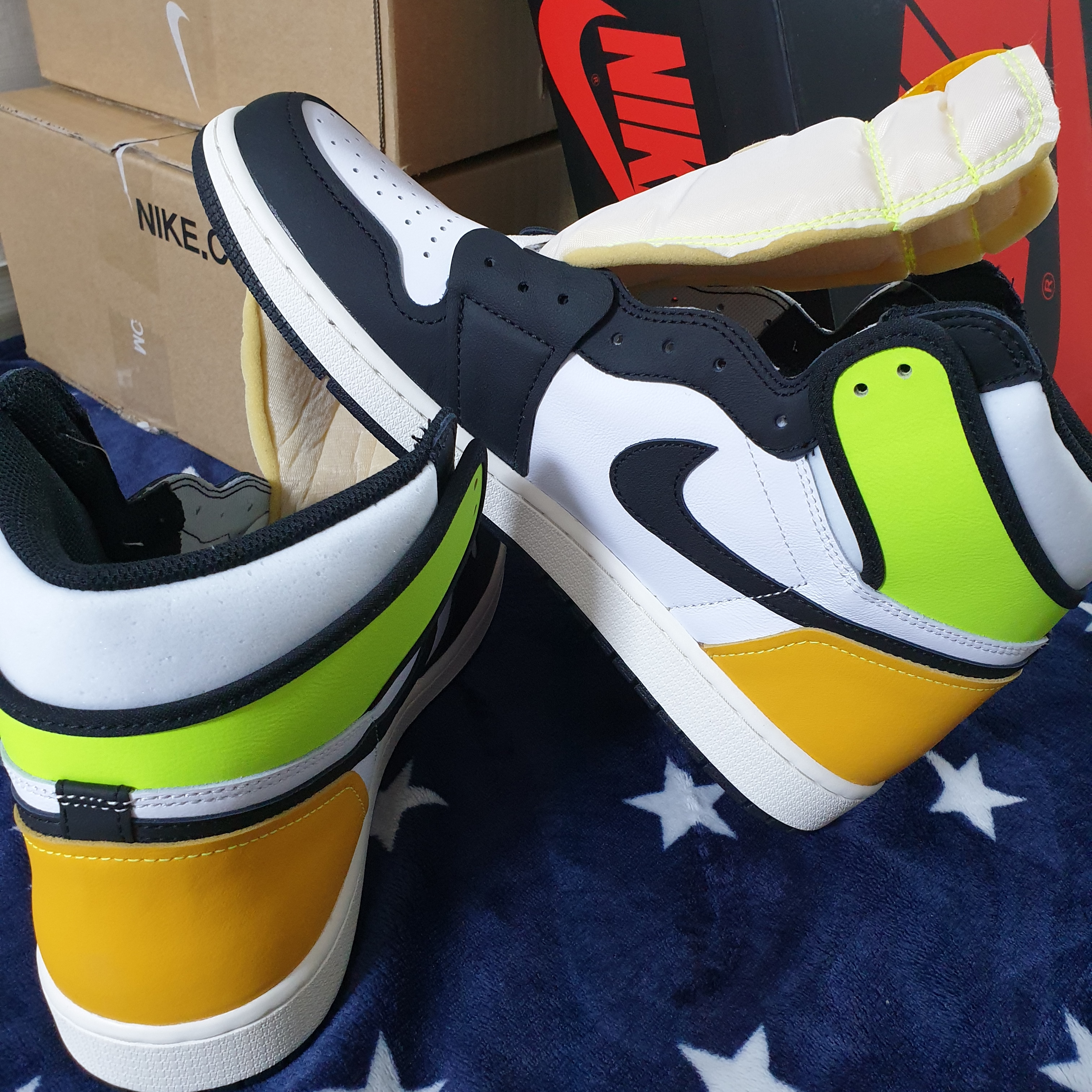 Jordan 1 Retro High OG Volt Gold 착용 스타일 - 4