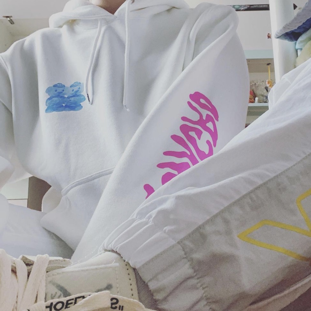 (W) Jordan 4 x Off-White Retro SP Sail 착용 스타일 - 3
