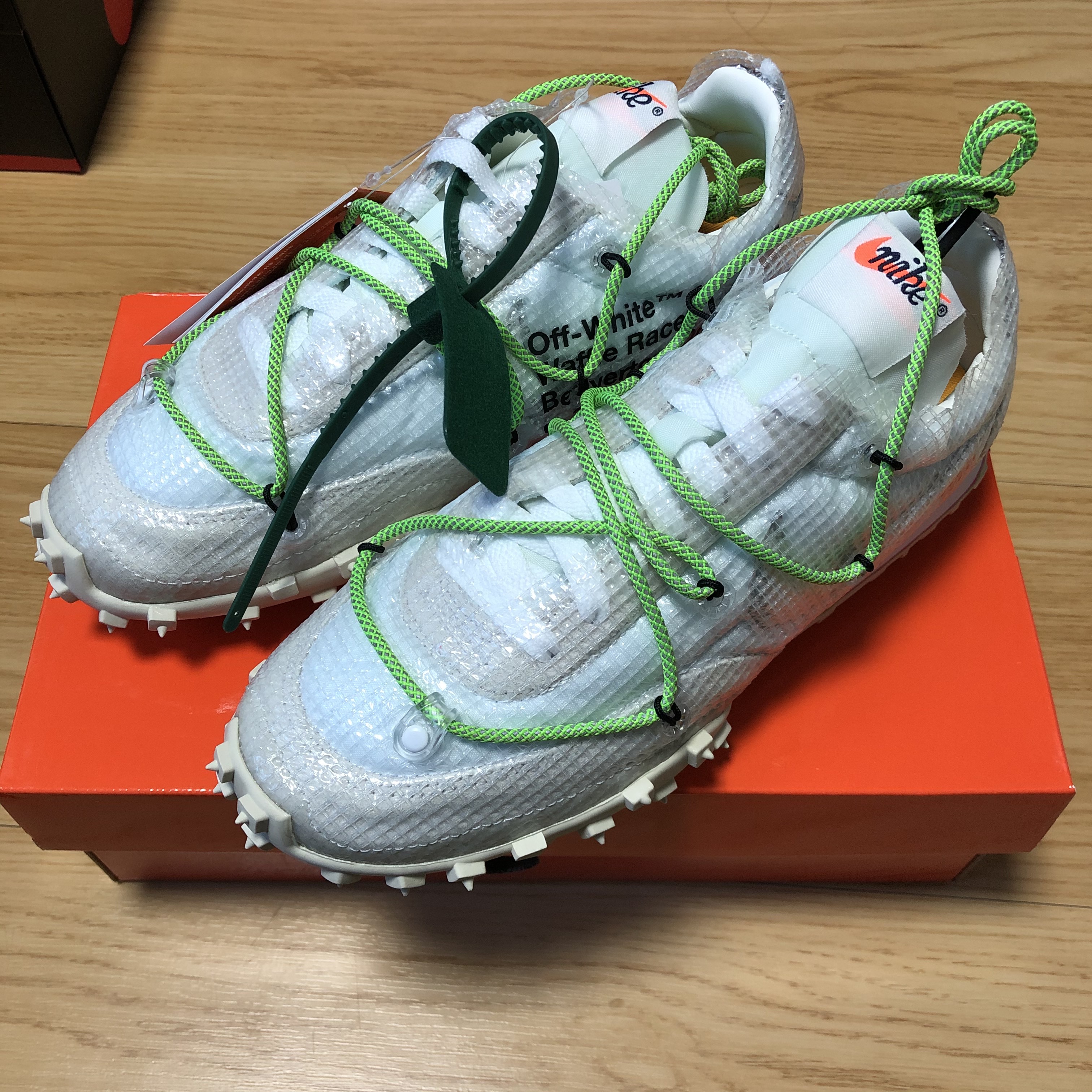 (W) Nike x Off-White Waffle Racer White 착용 스타일 - 1