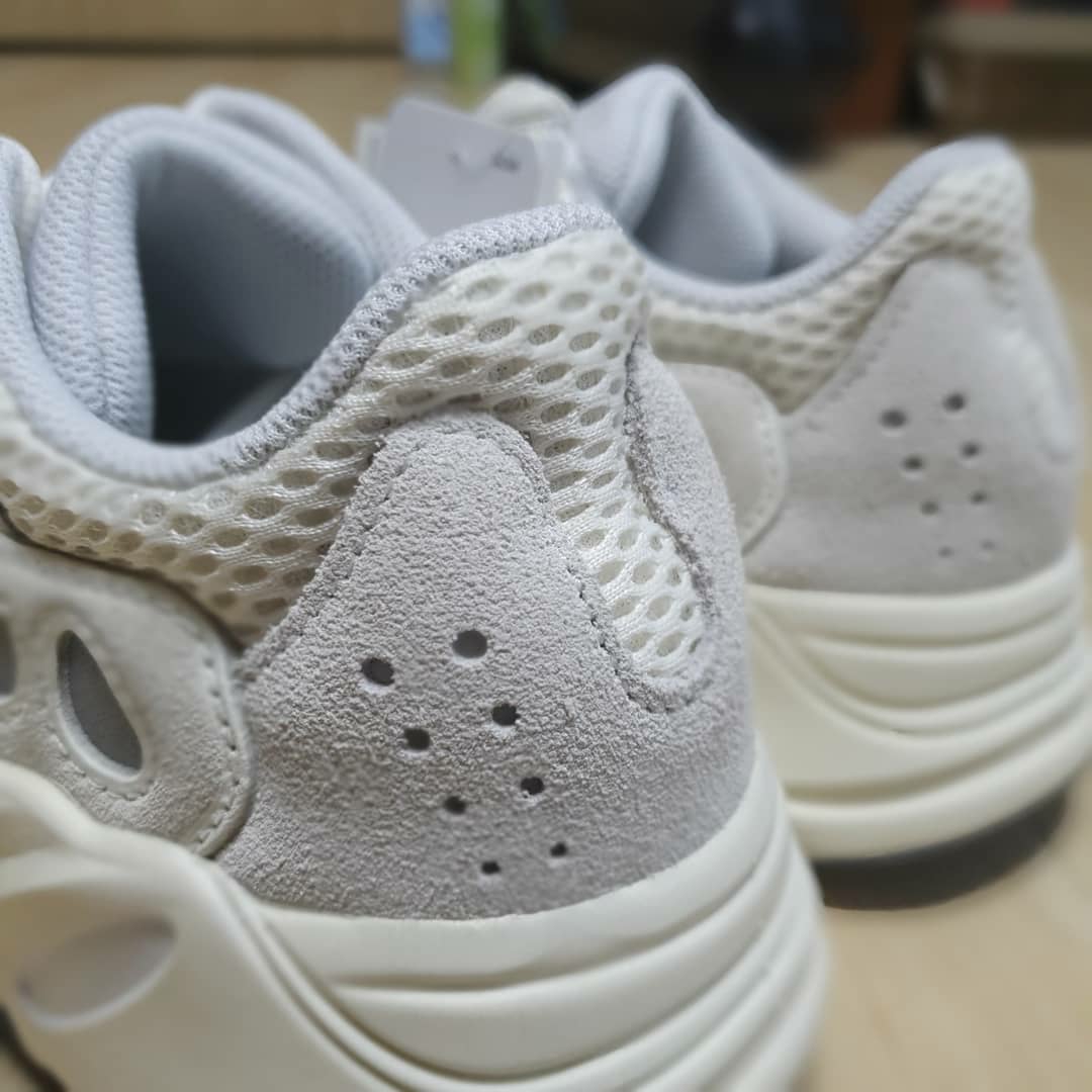 Adidas Yeezy Boost 700 Analog 2019 착용 스타일 - 3
