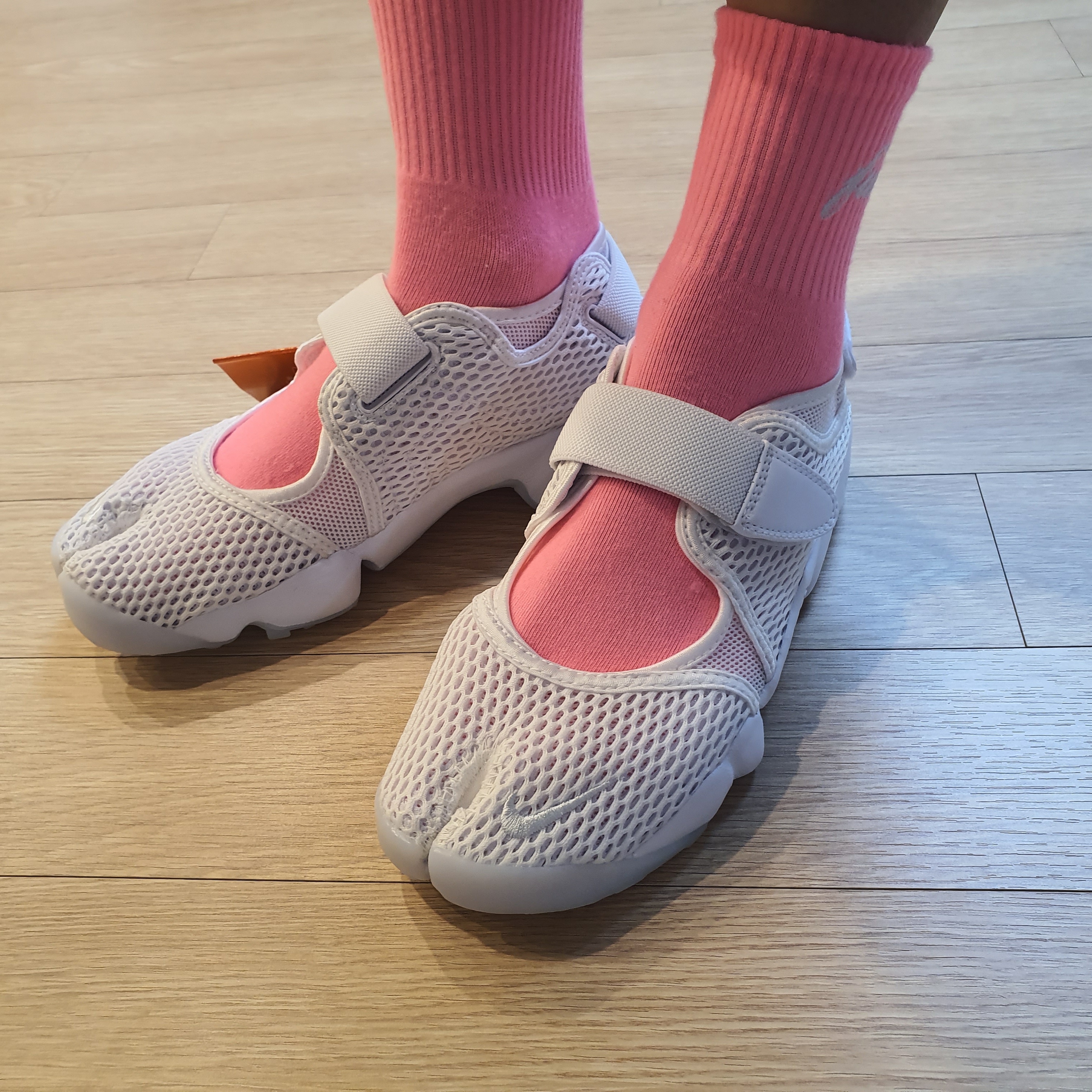 (W) Nike Air Rift Breathe White Pure Platinum 착용 스타일