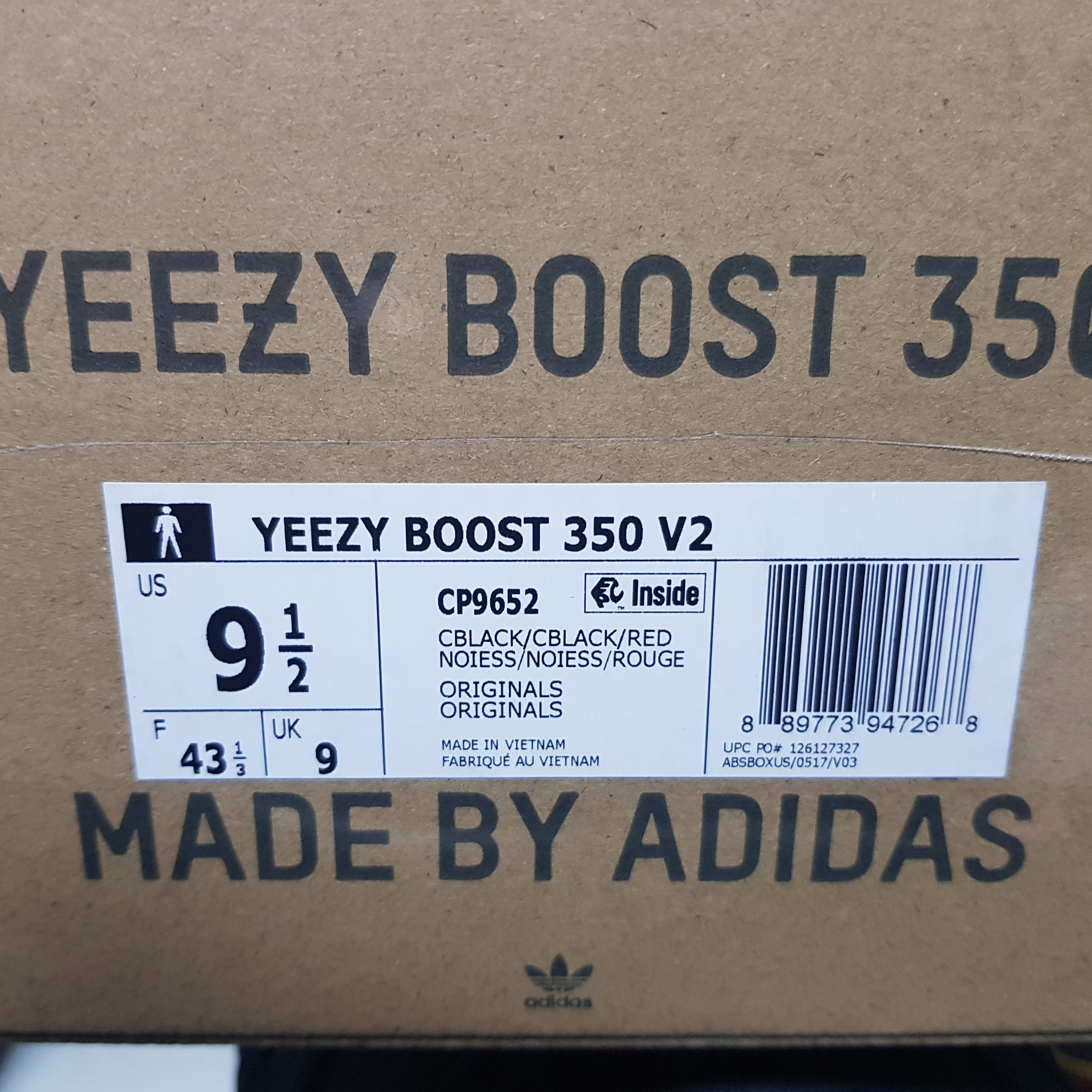 Adidas Yeezy Boost 350 V2 Black Red 2020 착용 스타일 - 3