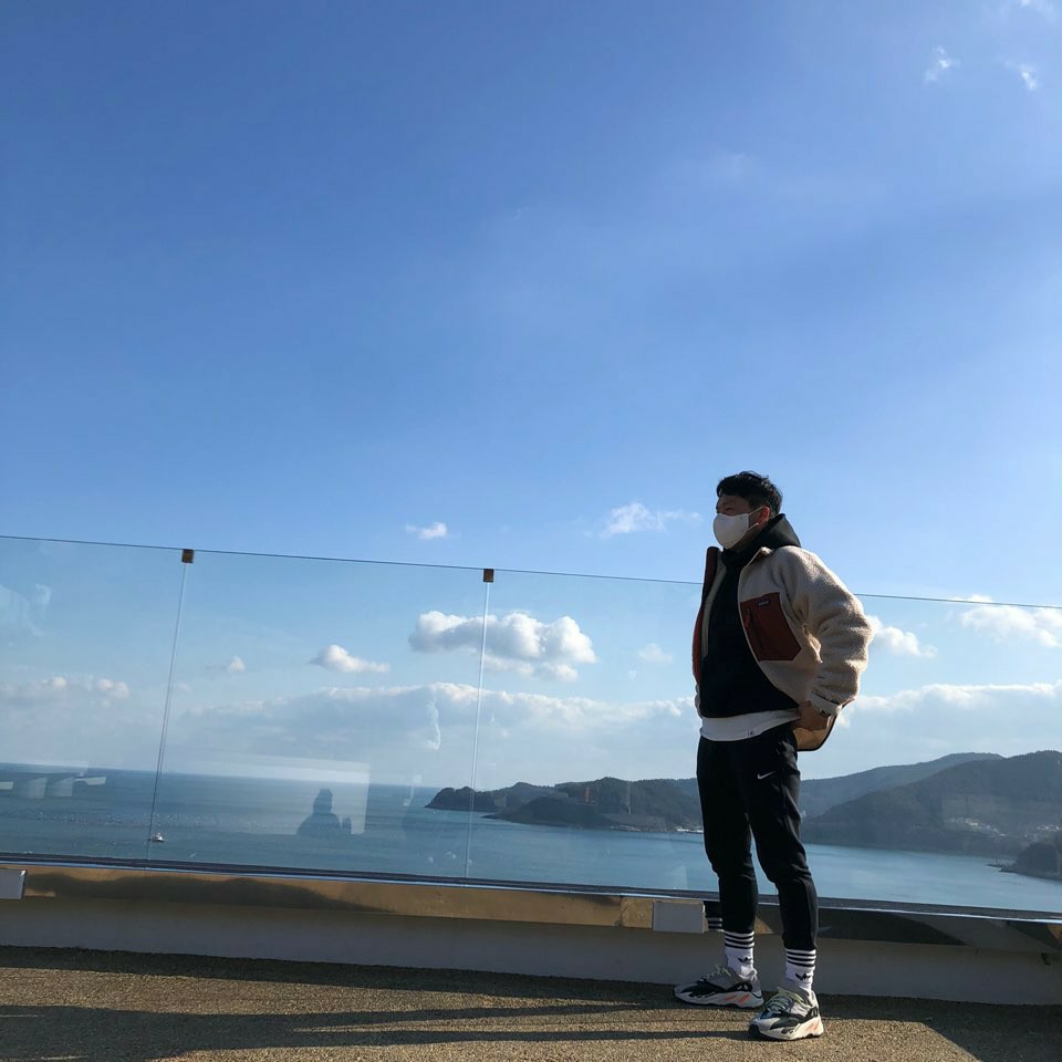 Essentials 3D Silicon Applique Pullover Hoodie Dark Slate/Black 2020, Adidas Yeezy Boost 700 Wave Runner Solid Grey 2017/2019 착용 스타일