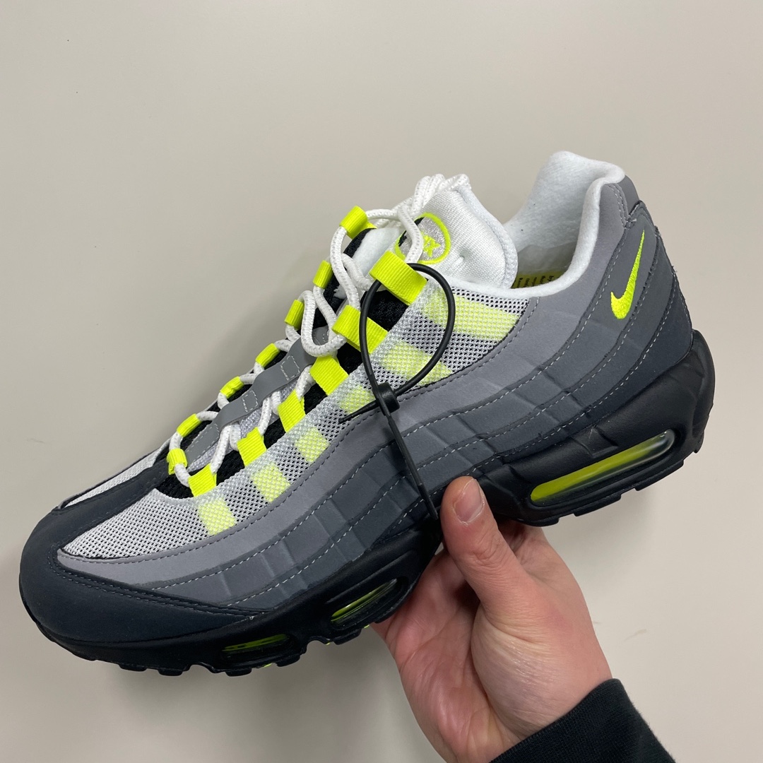 Nike Air Max 95 OG Neon Yellow 2020 착용 스타일