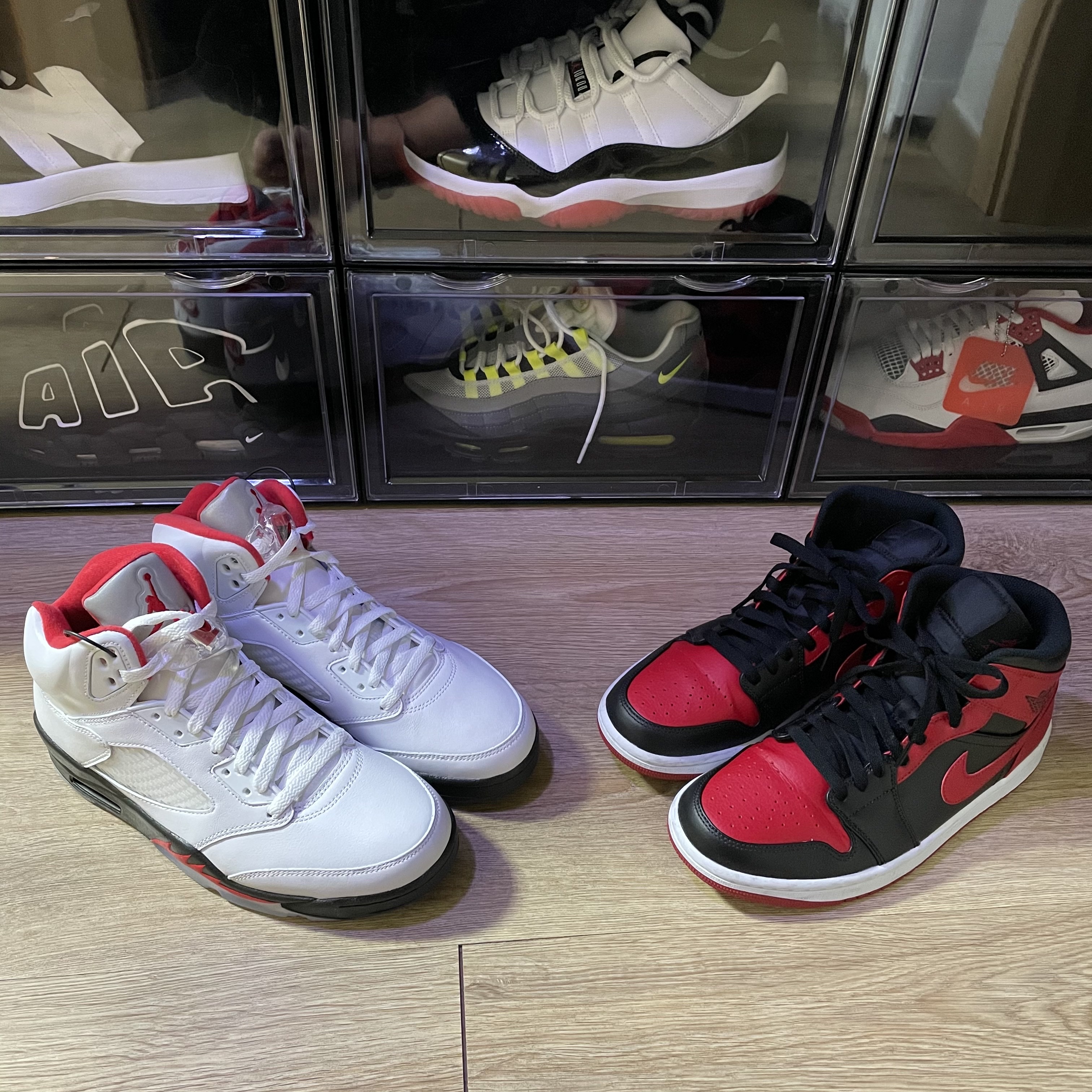 Jordan 5 Retro Fire Red 2013, Jordan 1 Mid Bred Banned 2020 착용 스타일 - 1