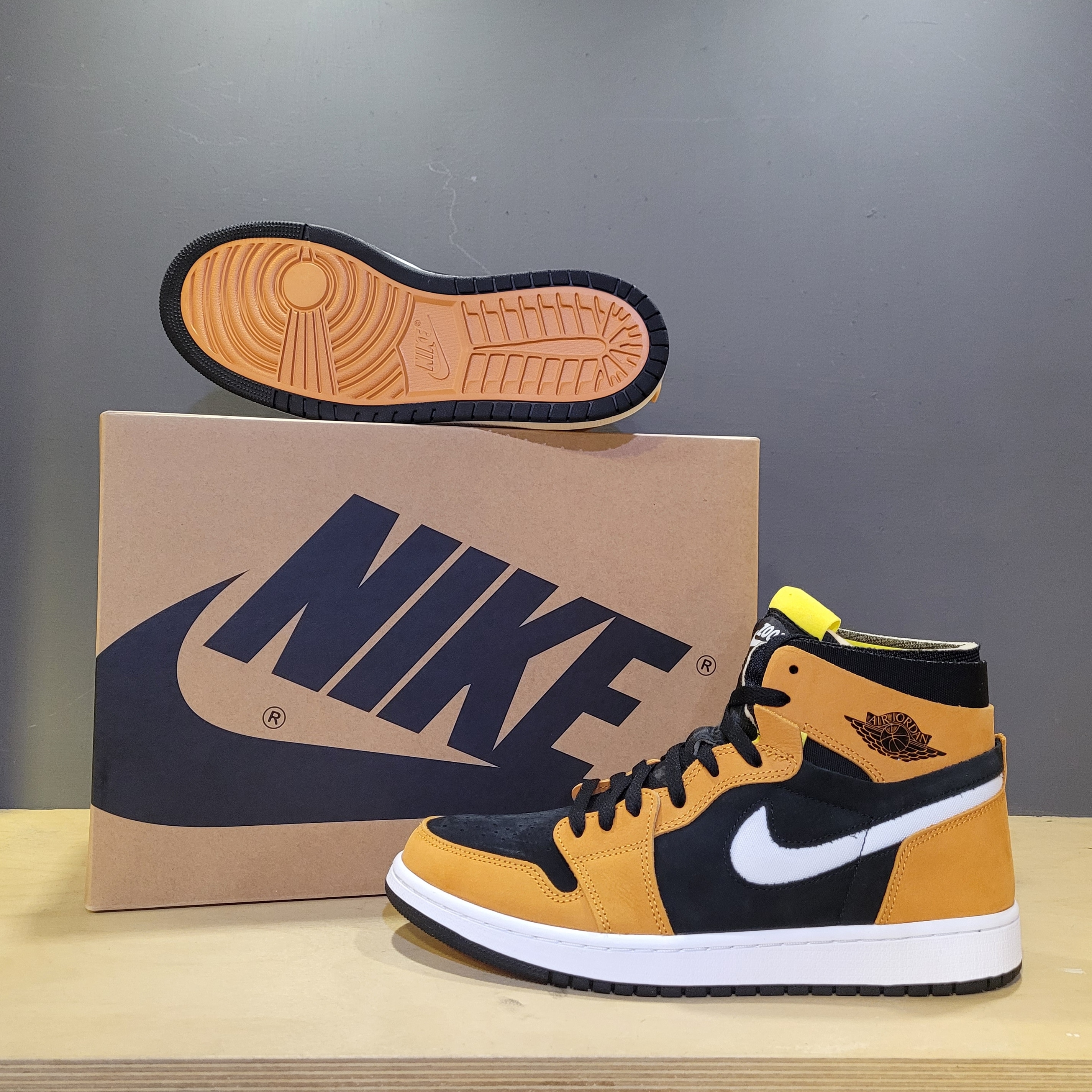 Jordan 1 Zoom Air CMFT Monarch Orange 착용 스타일