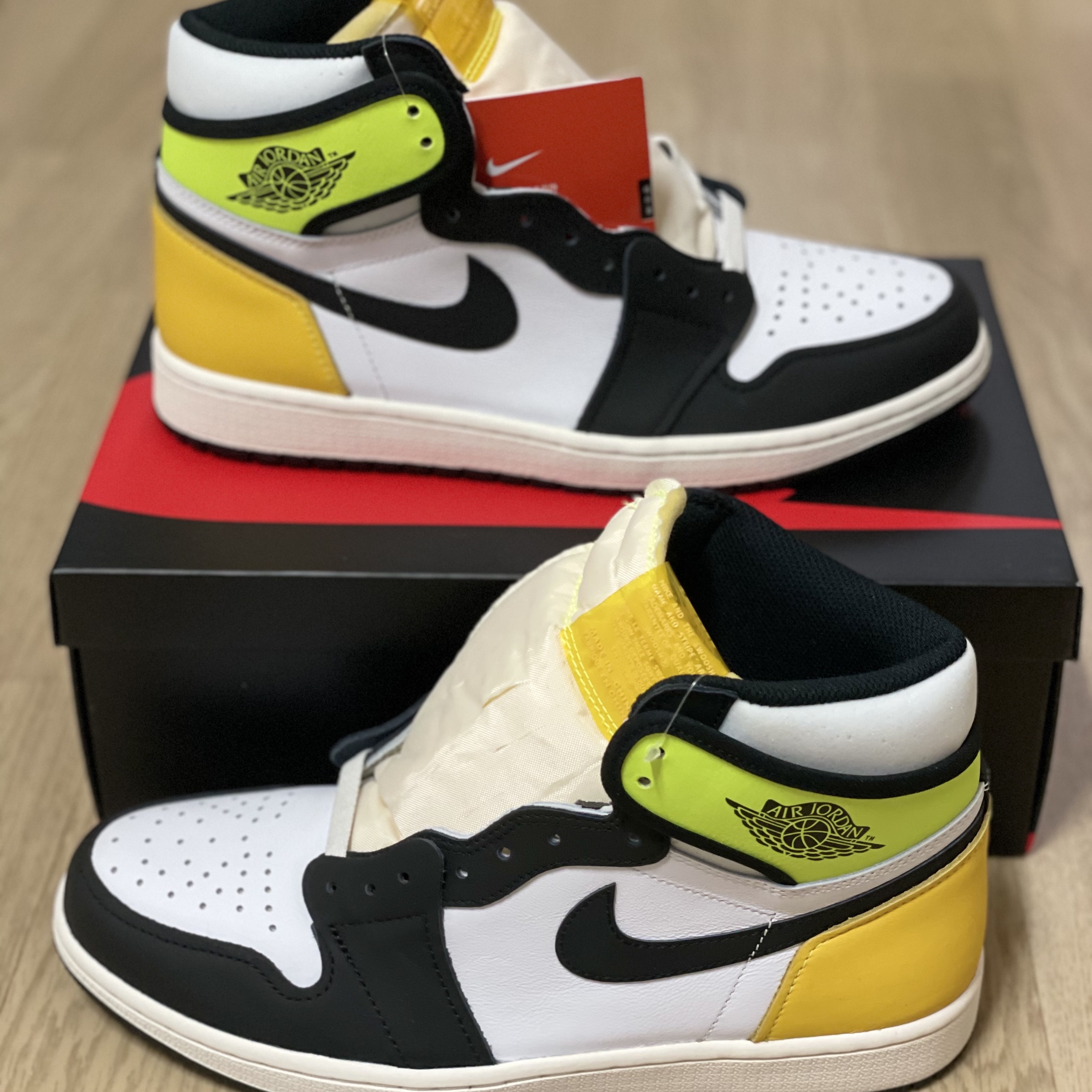 Jordan 1 Retro High OG Volt Gold 착용 스타일 - 2