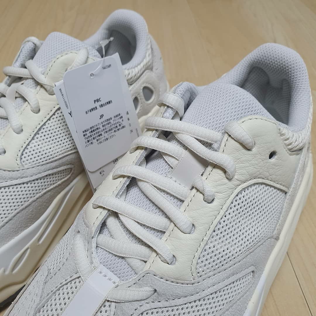 Adidas Yeezy Boost 700 Analog 2019 착용 스타일 - 2