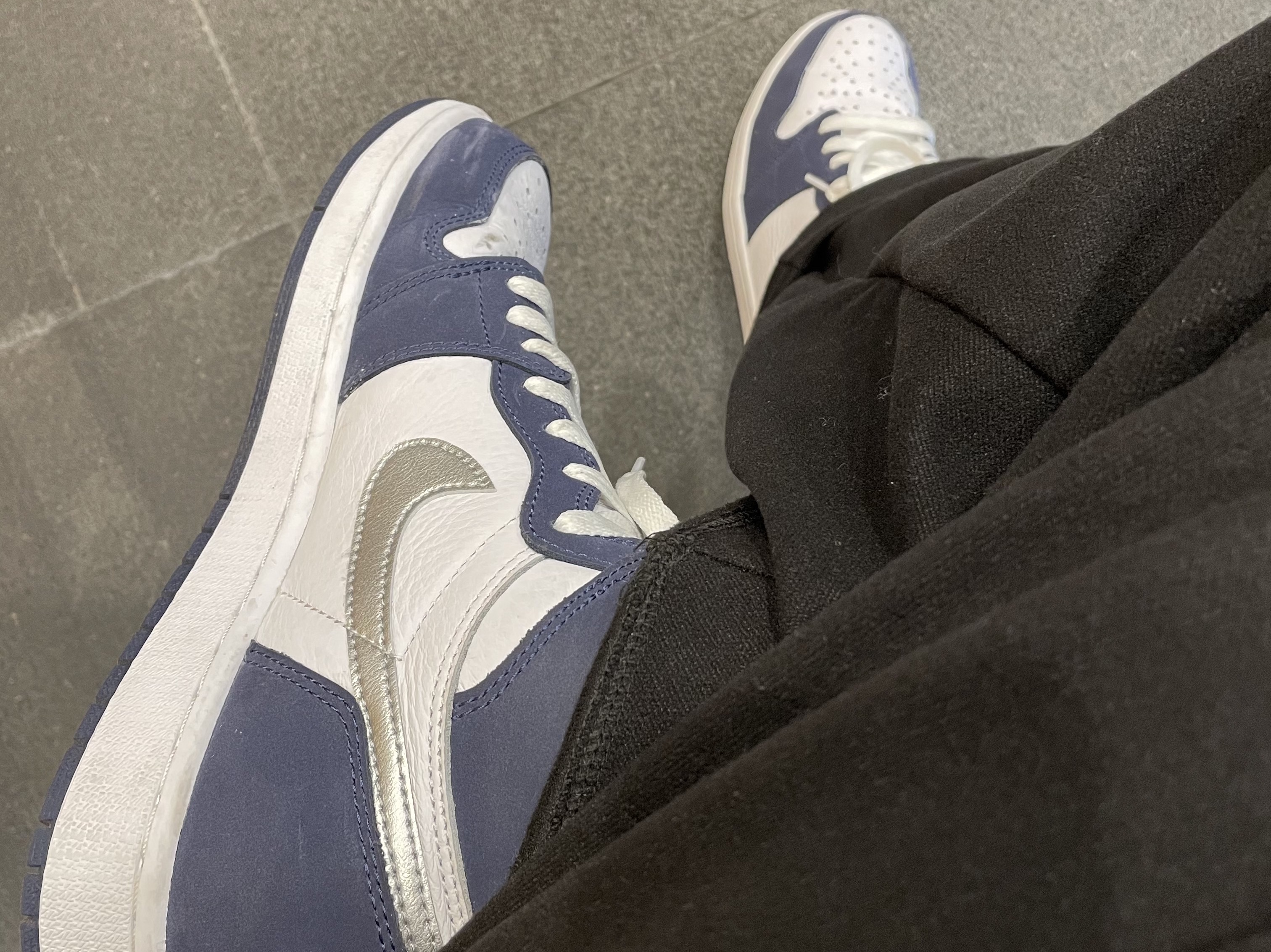 Jordan 1 Retro High OG CO.JP Midnight Navy 착용 스타일
